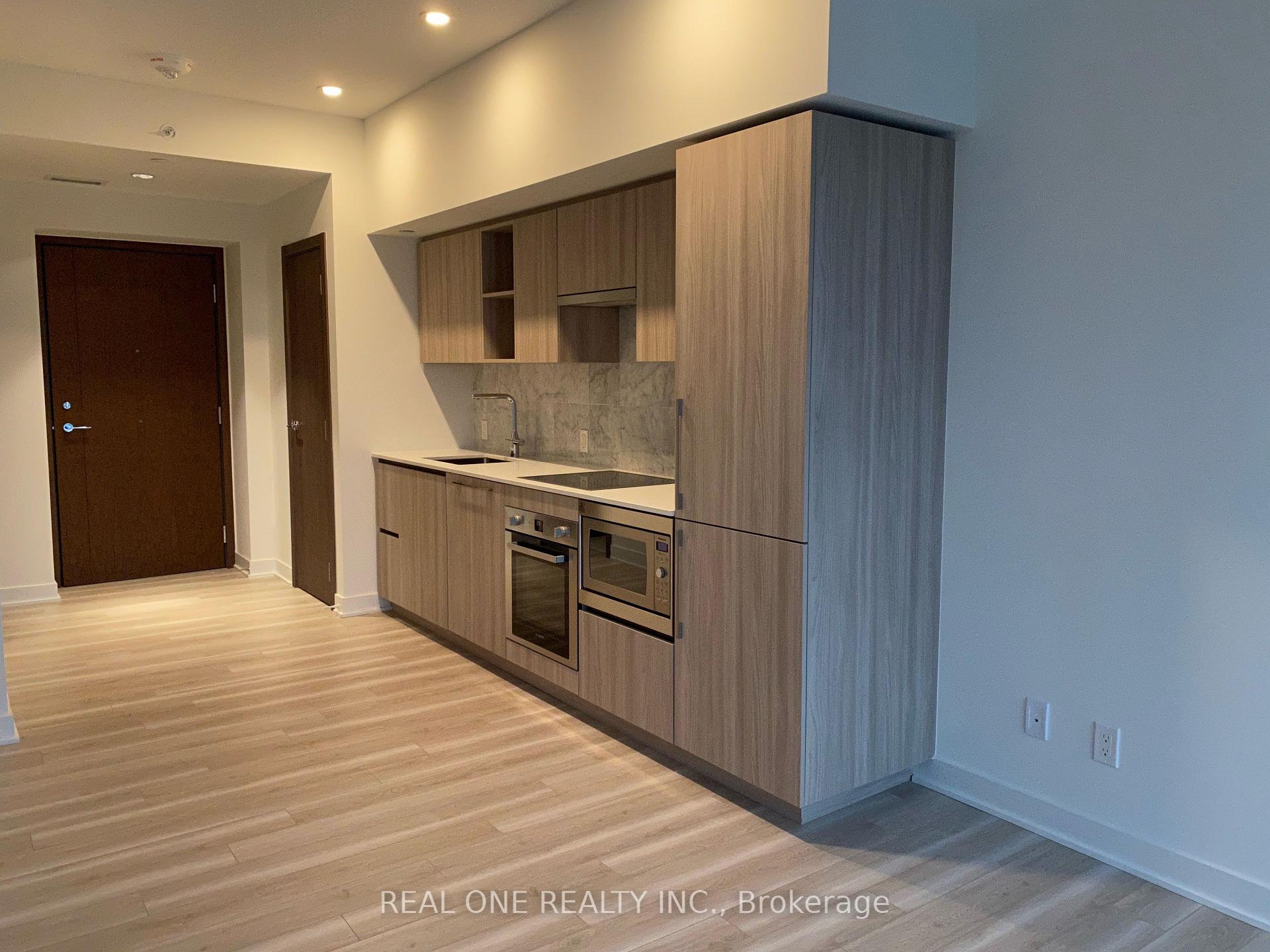 Front of Unit 3209, 17 Bathurst Street