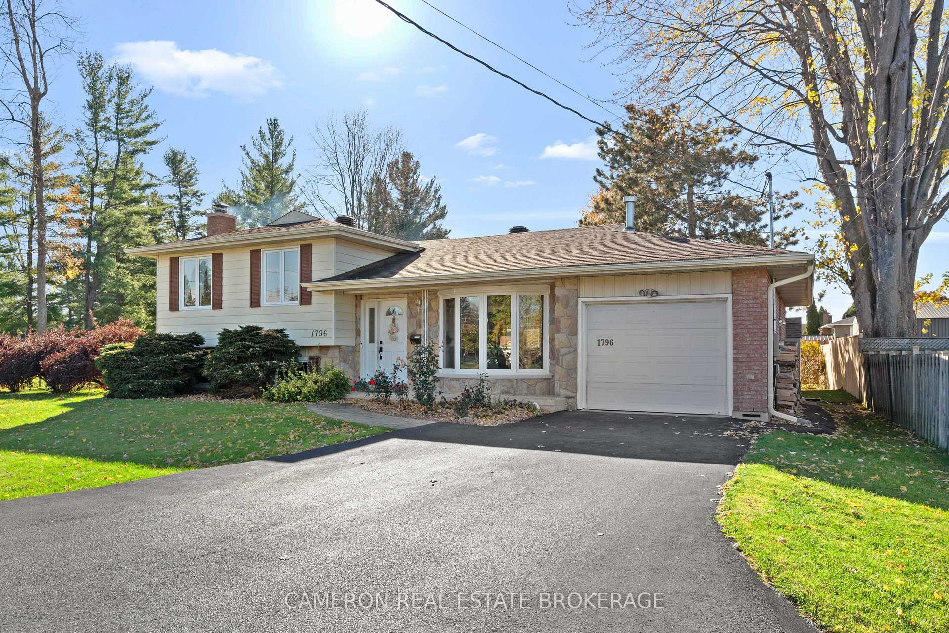 Photo 2 of 1796 Dewhurst Avenue, Cornwall — HOMEH