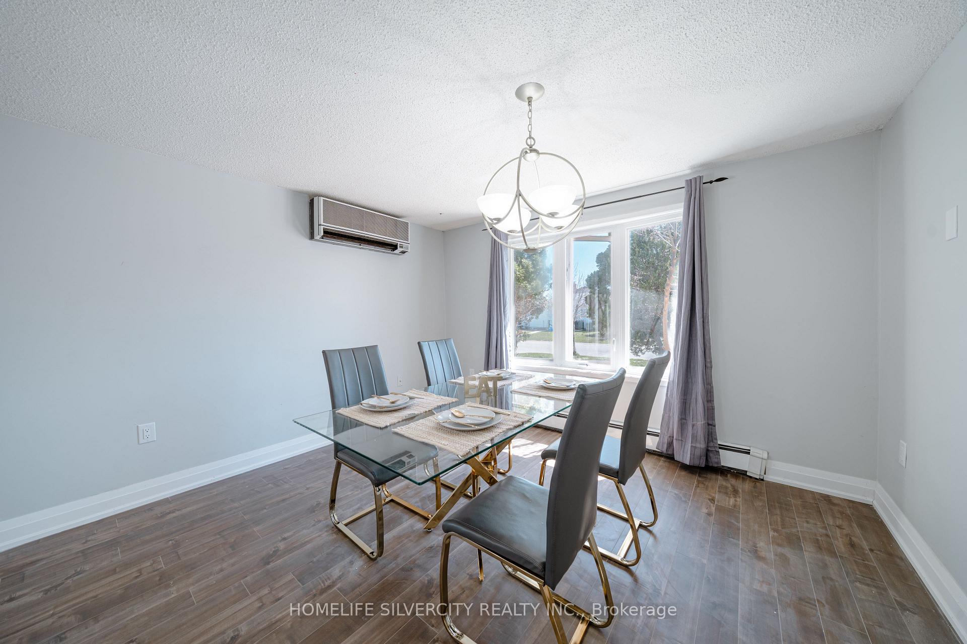 Photo 4 of 117 Hickling Trail, Barrie, Grove East — HOMEH