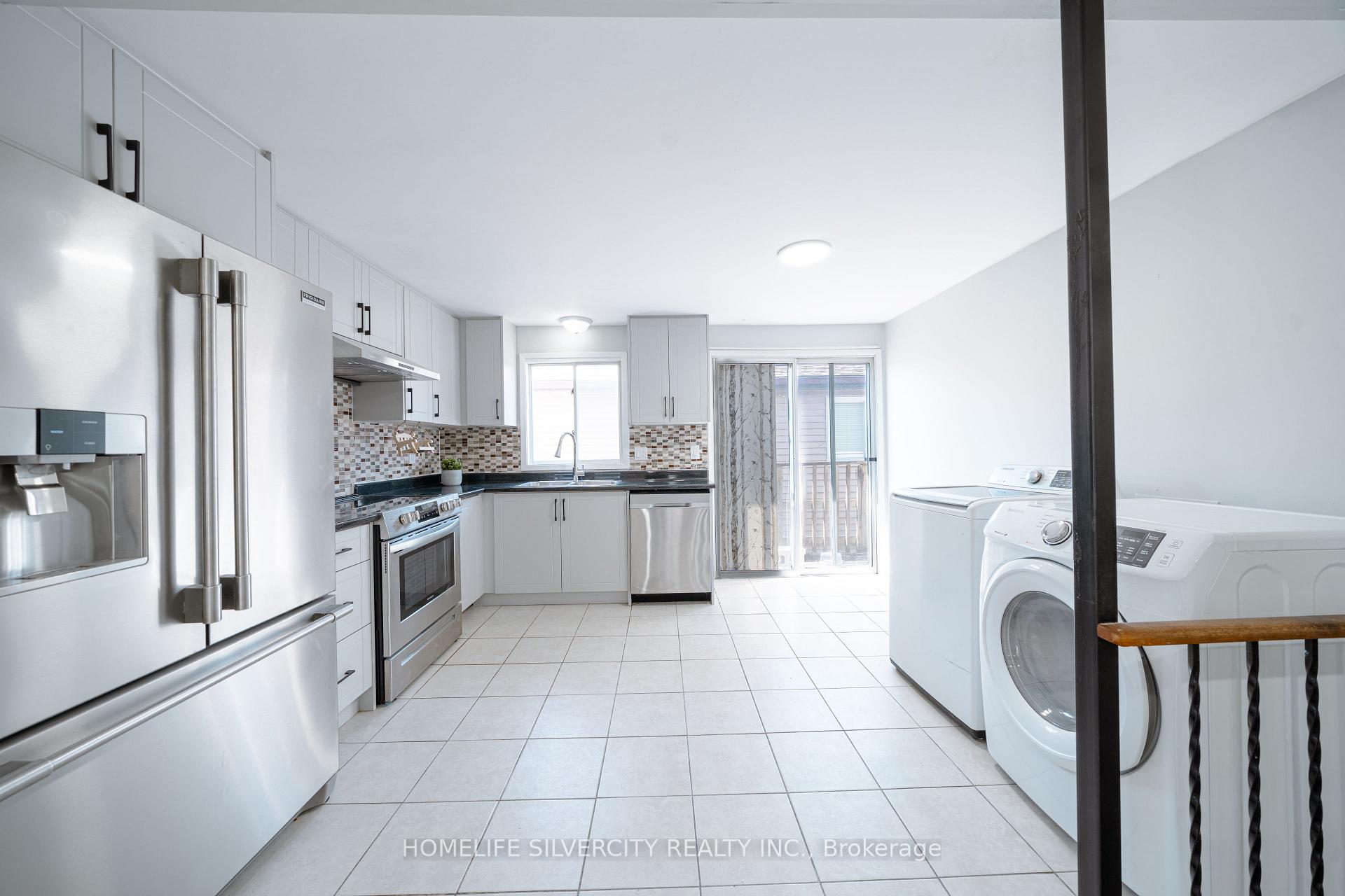 Photo 8 of 117 Hickling Trail, Barrie, Grove East — HOMEH