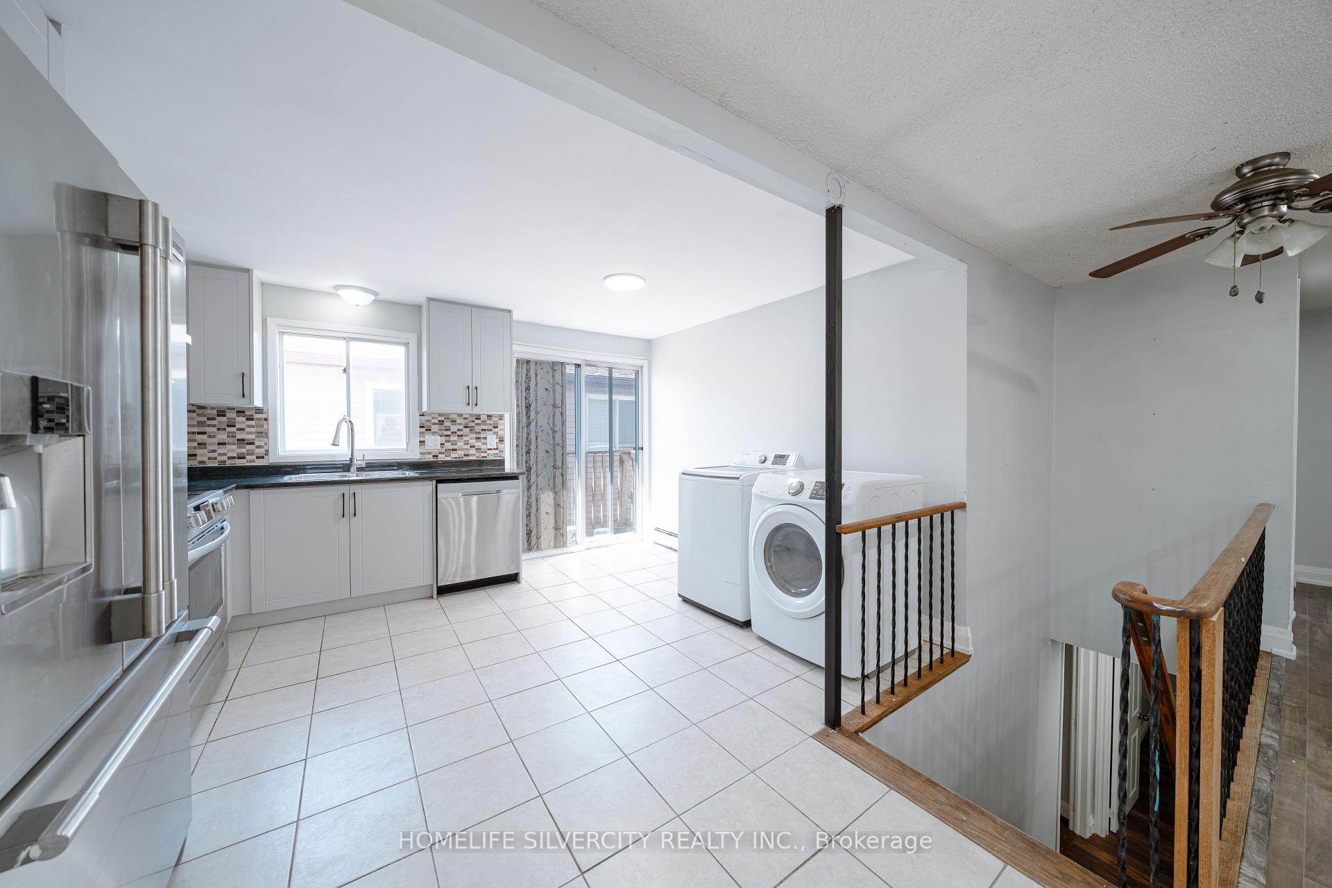 Photo 9 of 117 Hickling Trail, Barrie, Grove East — HOMEH