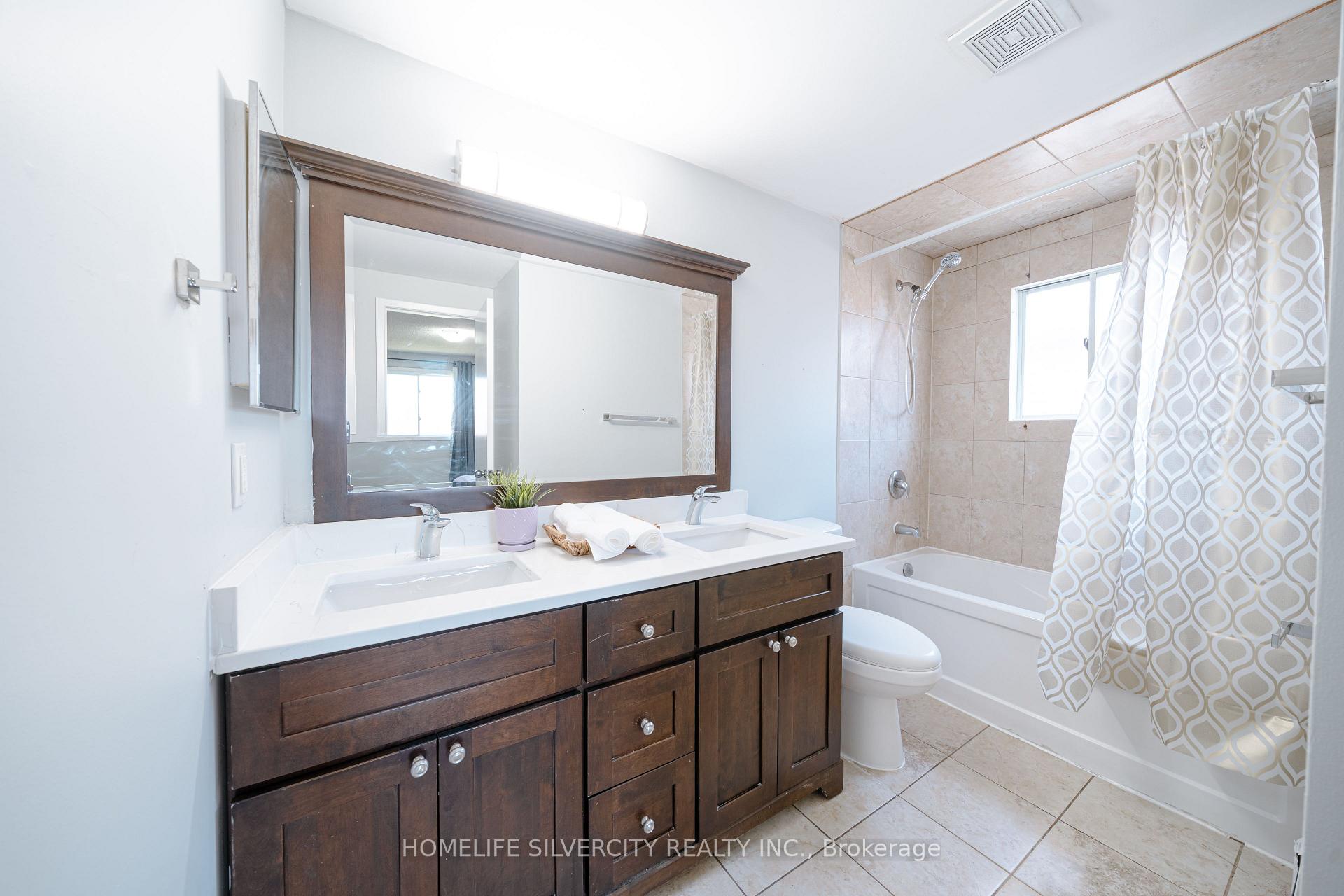 Photo 17 of 117 Hickling Trail, Barrie, Grove East — HOMEH