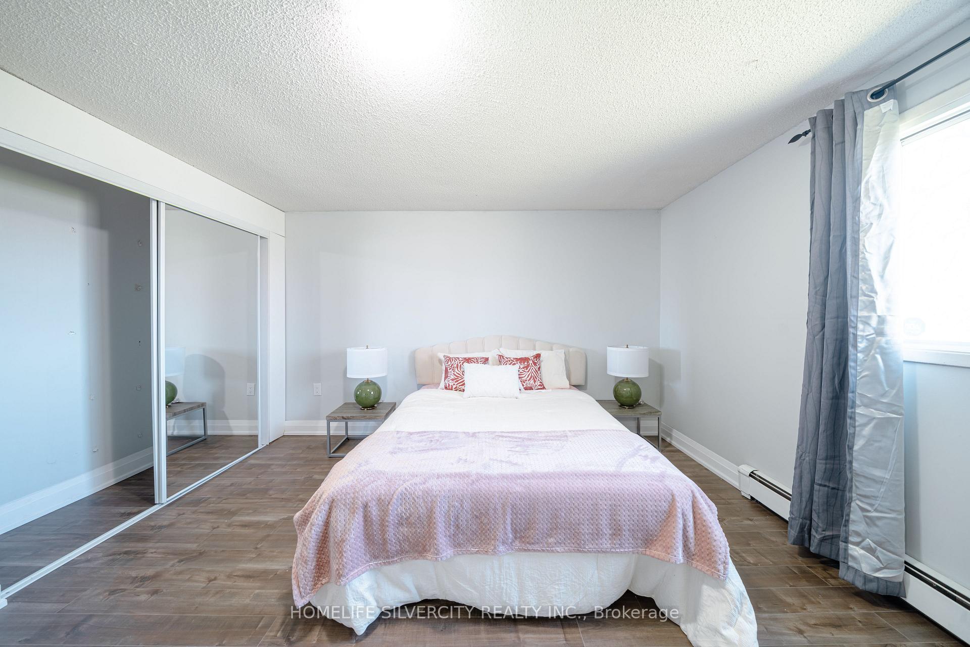 Photo 19 of 117 Hickling Trail, Barrie, Grove East — HOMEH
