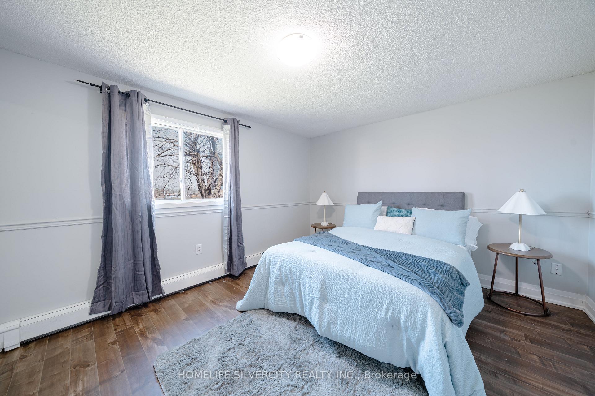 Photo 23 of 117 Hickling Trail, Barrie, Grove East — HOMEH