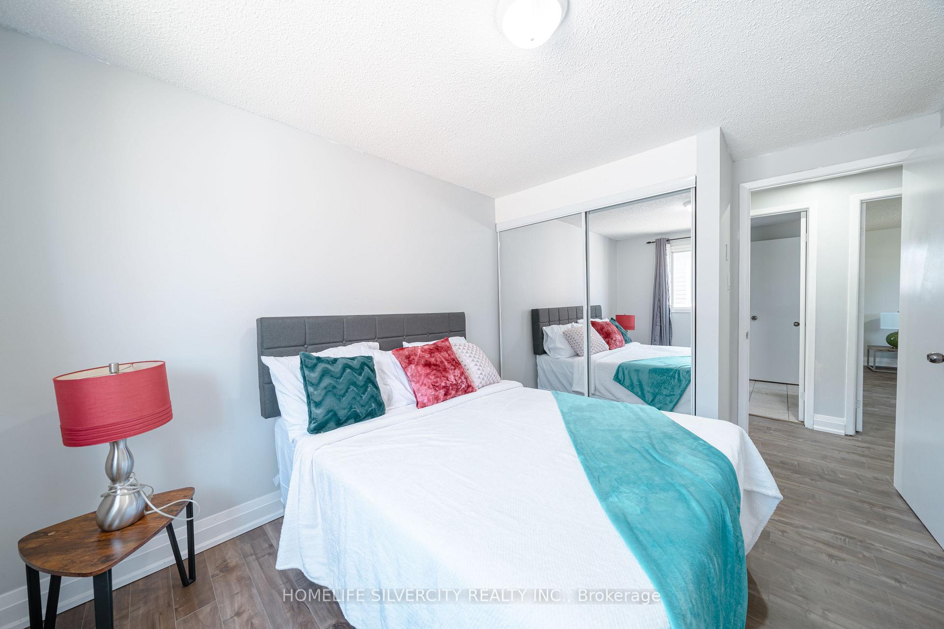 Photo 24 of 117 Hickling Trail, Barrie, Grove East — HOMEH