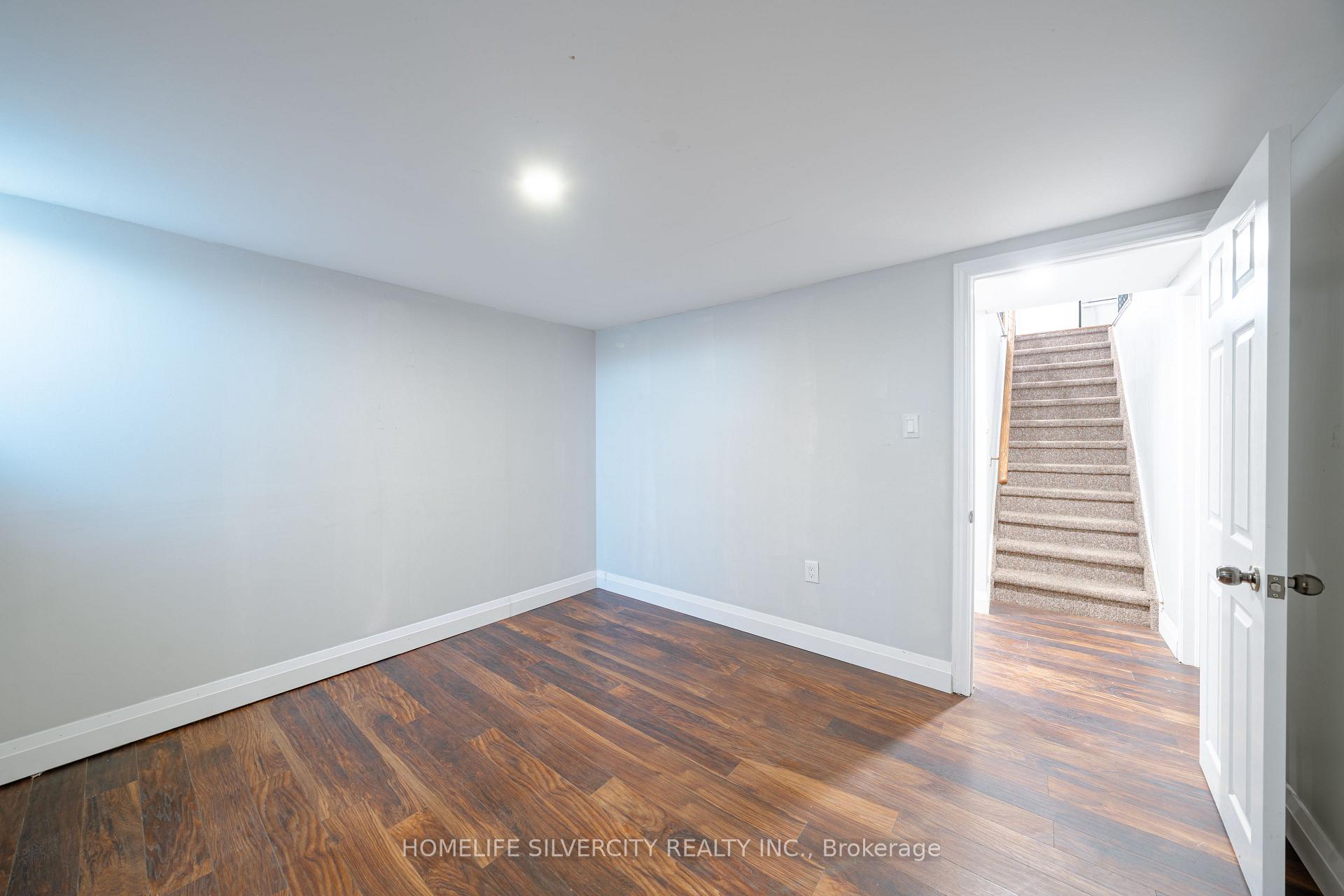 Photo 31 of 117 Hickling Trail, Barrie, Grove East — HOMEH