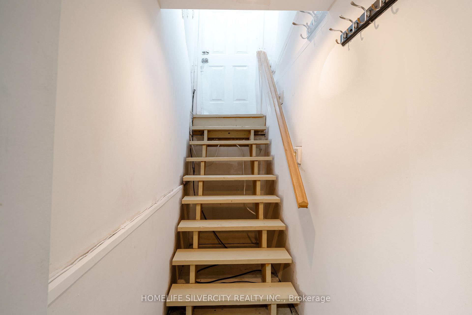 Photo 37 of 117 Hickling Trail, Barrie, Grove East — HOMEH