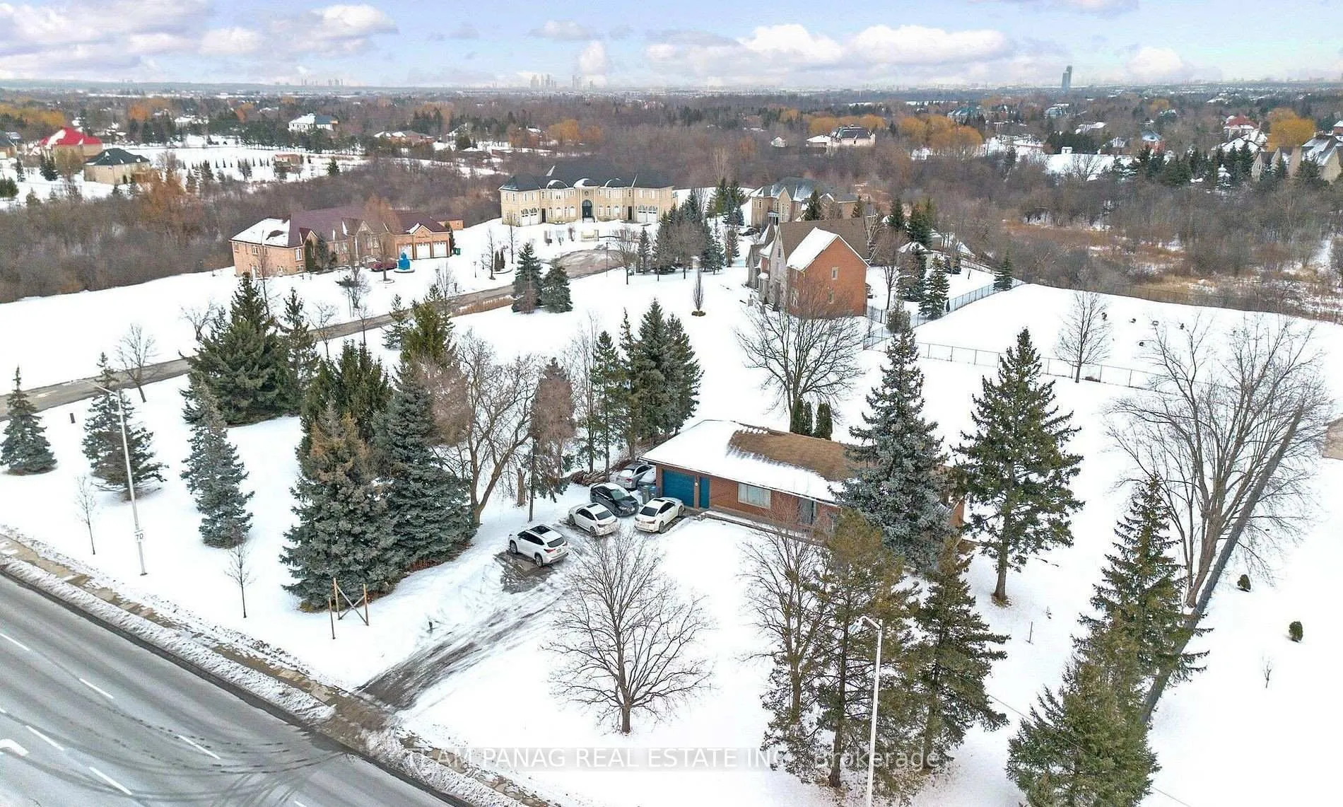 Photo 3 of 3821 Countryside Drive, Brampton, Toronto Gore Rural Estate — HOMEH