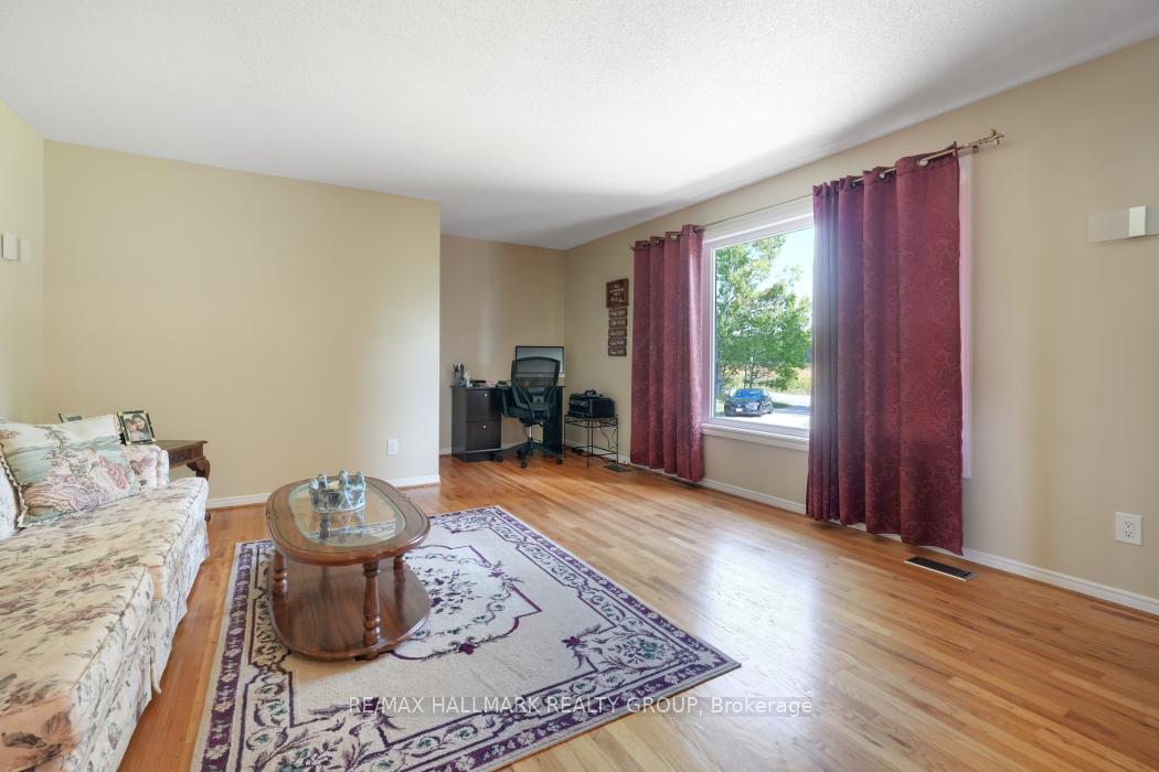 Photo 8 of 3983 Woodkilton Road, Ottawa, Dunrobin — HOMEH