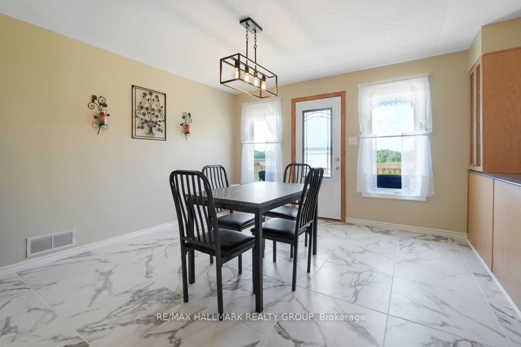 Photo 10 of 3983 Woodkilton Road, Ottawa, Dunrobin — HOMEH