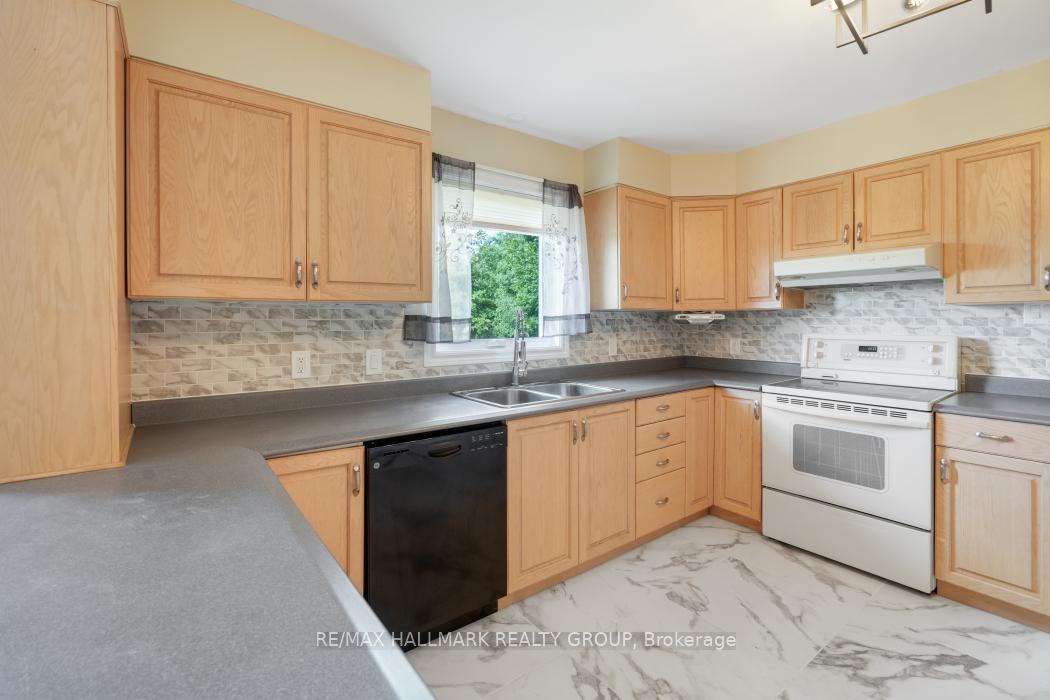 Photo 13 of 3983 Woodkilton Road, Ottawa, Dunrobin — HOMEH