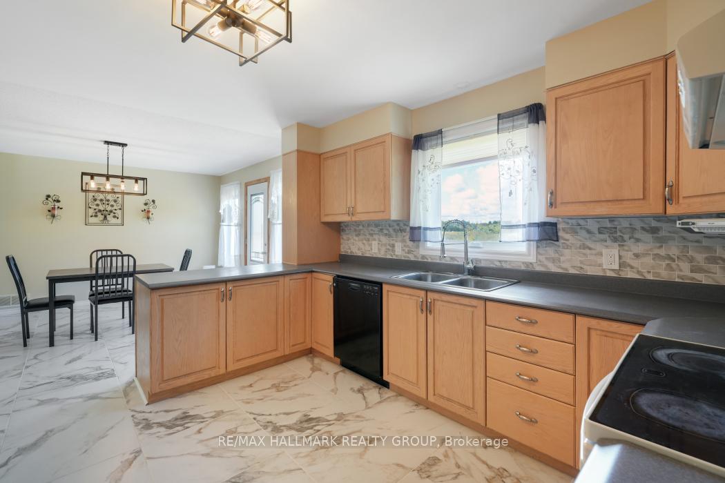 Photo 14 of 3983 Woodkilton Road, Ottawa, Dunrobin — HOMEH