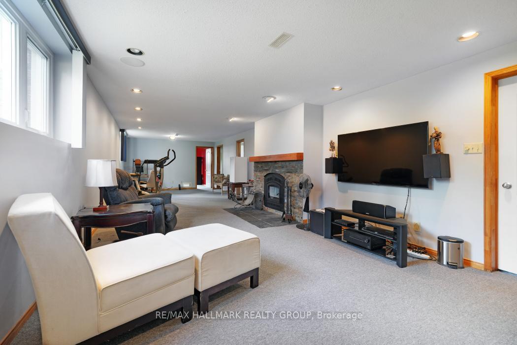 Photo 24 of 3983 Woodkilton Road, Ottawa, Dunrobin — HOMEH