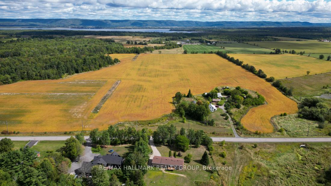 Photo 43 of 3983 Woodkilton Road, Ottawa, Dunrobin — HOMEH