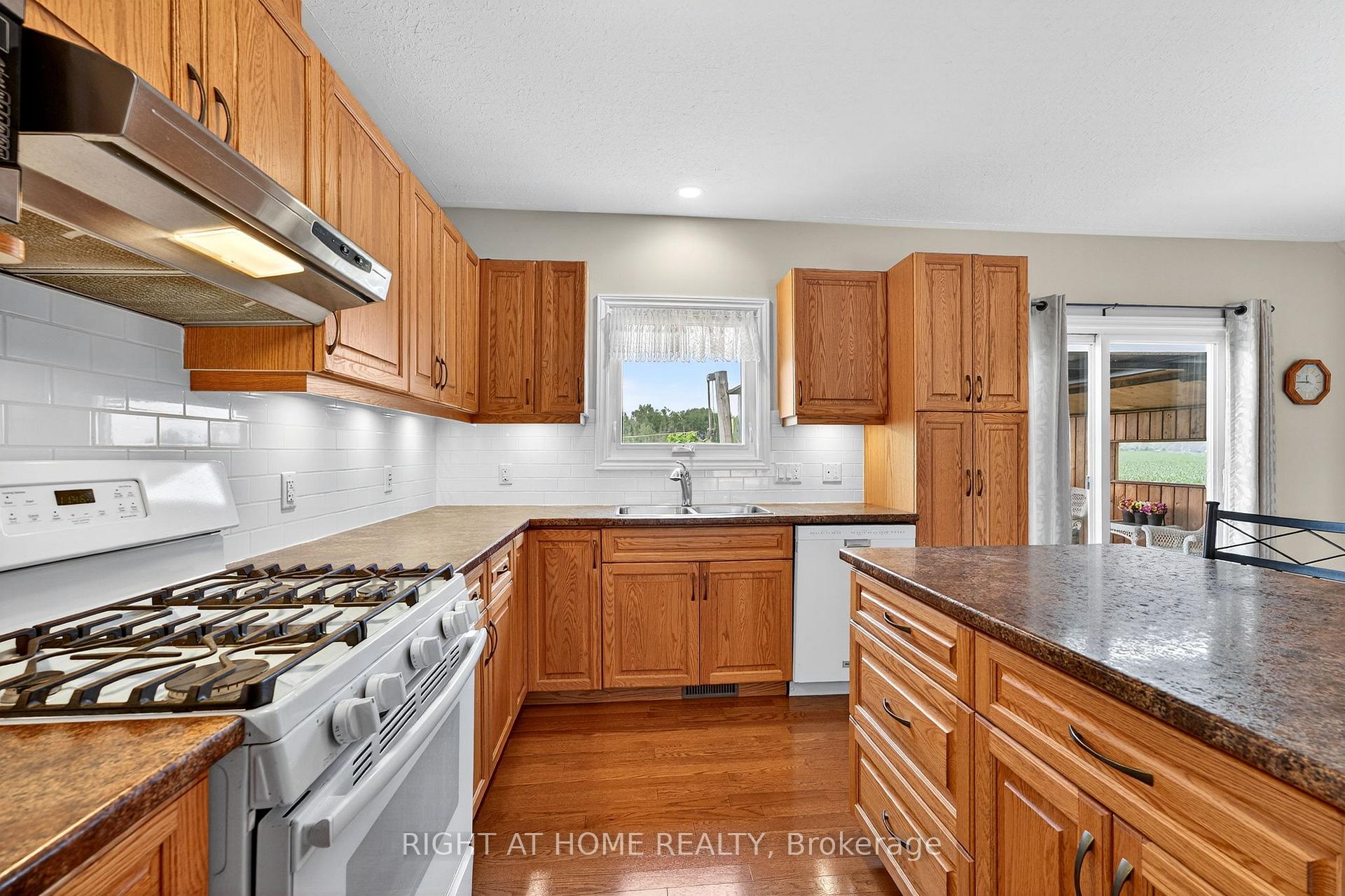 Photo 23 of 164 Switzer Street, Clearview, New Lowell — HOMEH