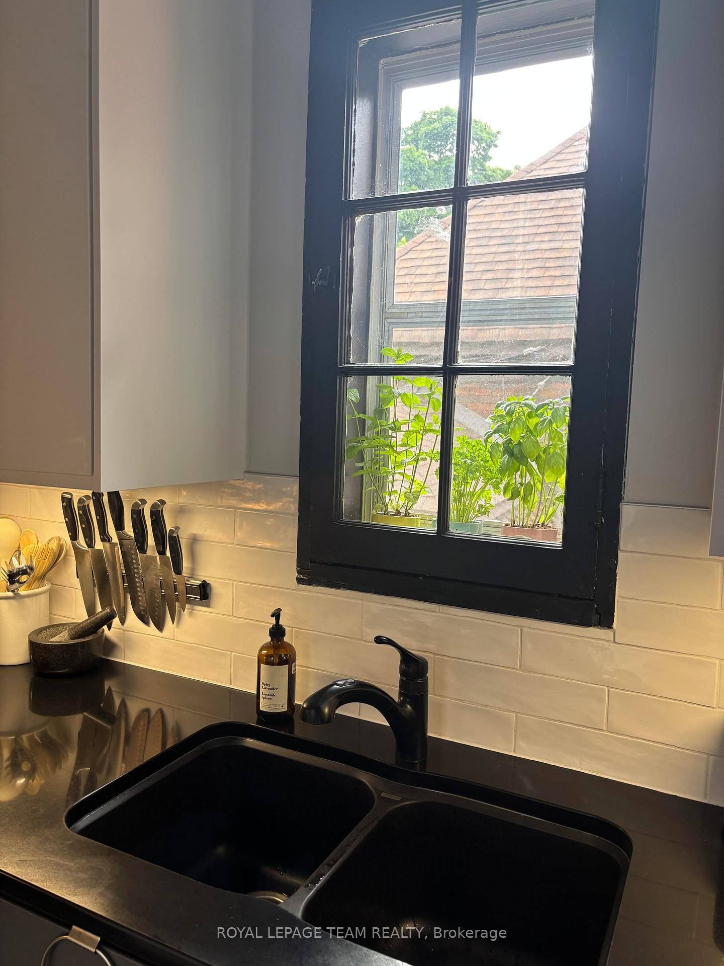 Photo 17 of Unit 2, 16 Powell Avenue, Ottawa, Glebe — HOMEH
