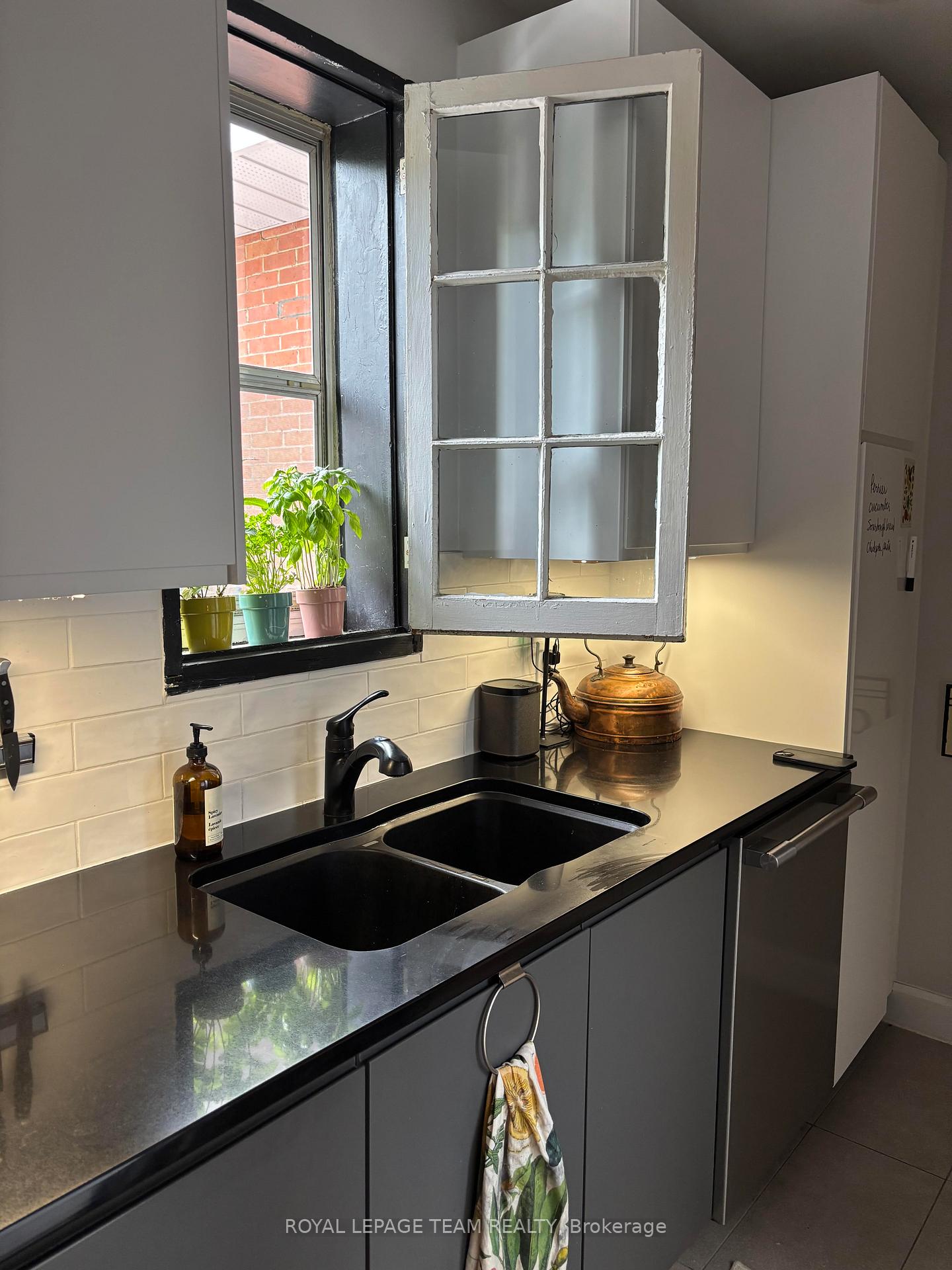 Photo 18 of Unit 2, 16 Powell Avenue, Ottawa, Glebe — HOMEH