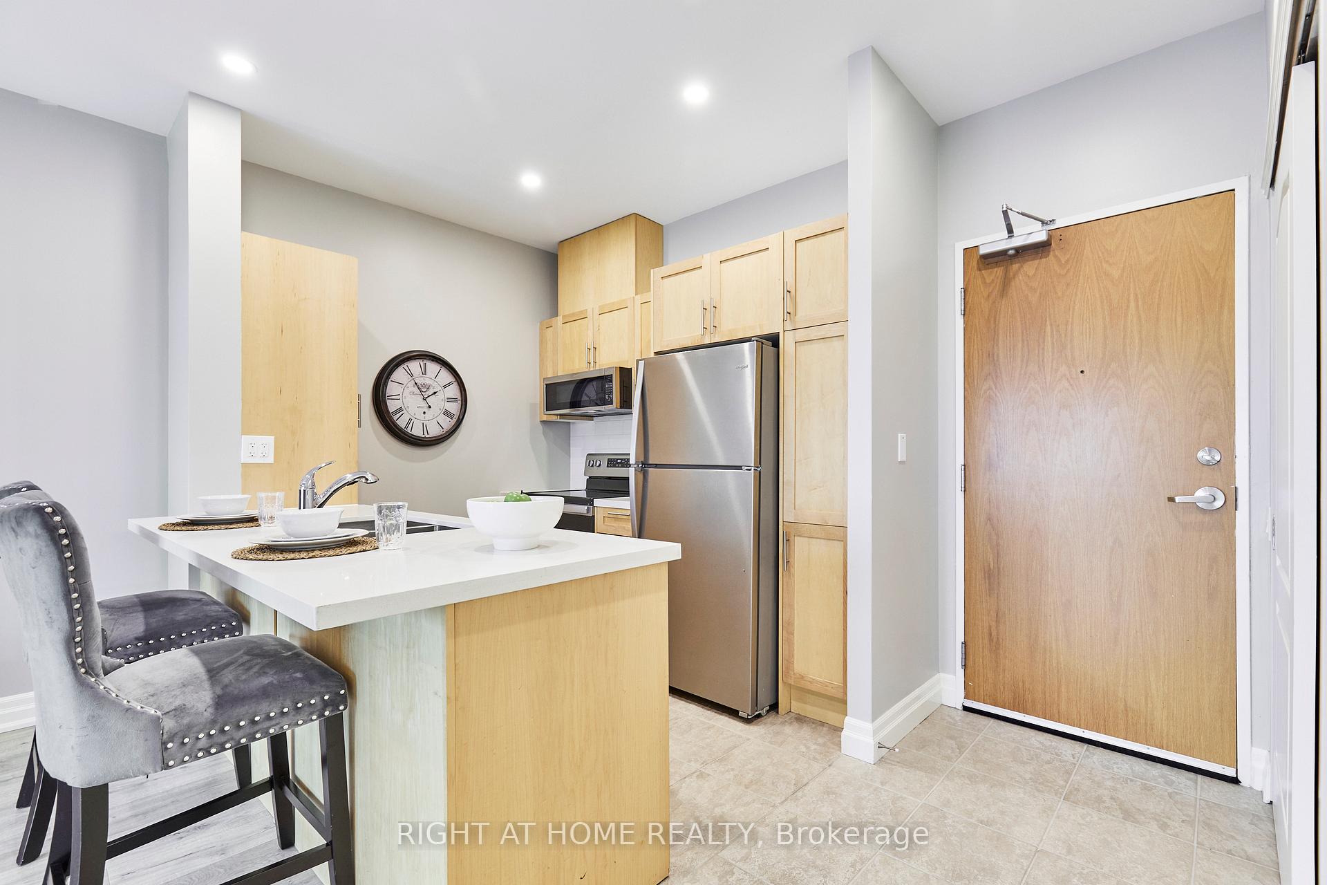 Photo 5 of Unit 804, 44 Bond Street W, Oshawa, O'Neill — HOMEH