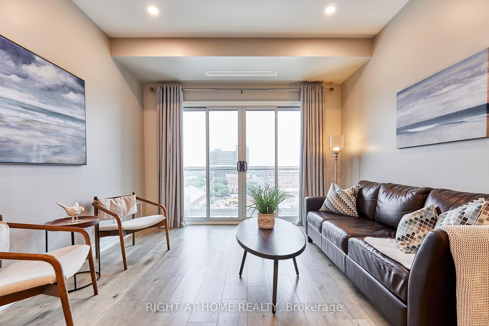 Photo 10 of Unit 804, 44 Bond Street W, Oshawa, O'Neill — HOMEH