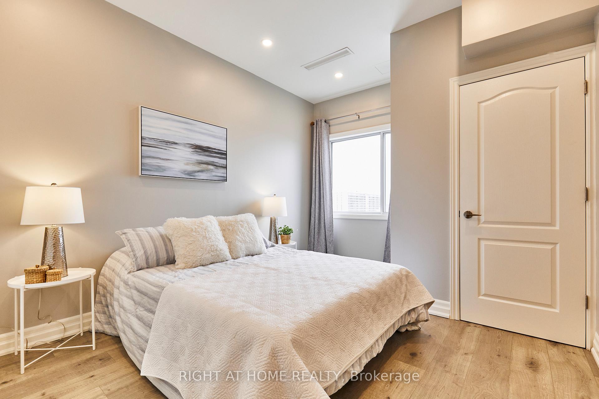 Photo 12 of Unit 804, 44 Bond Street W, Oshawa, O'Neill — HOMEH