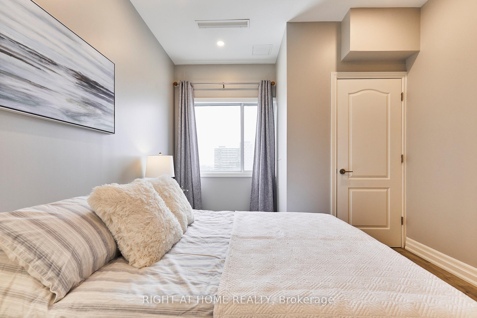 Photo 15 of Unit 804, 44 Bond Street W, Oshawa, O'Neill — HOMEH
