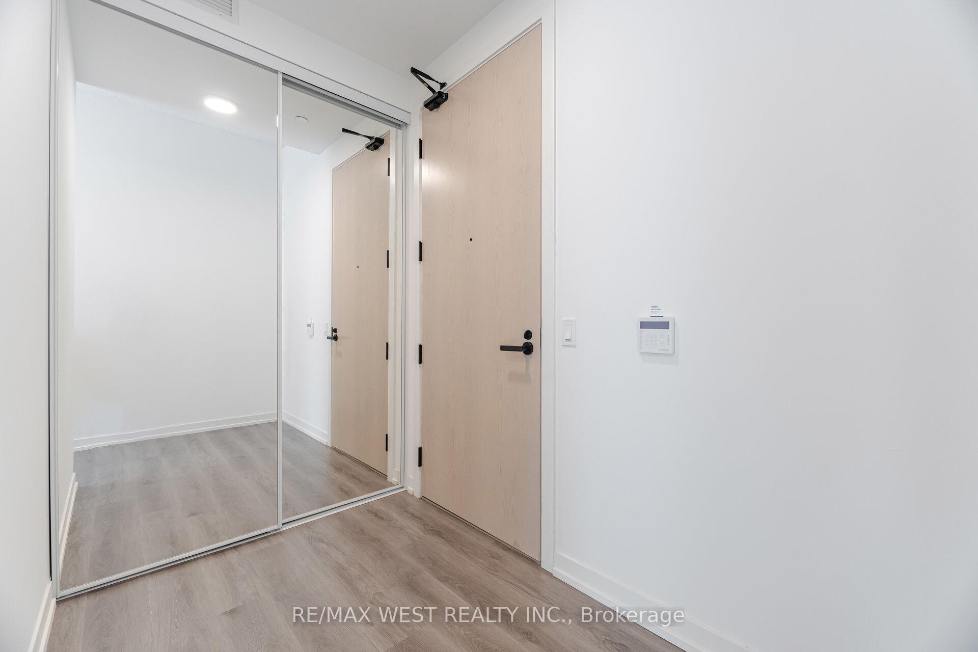 Photo 4 of Unit 106, 28 Interchange Way, Vaughan, Vaughan Corporate Centre — HOMEH