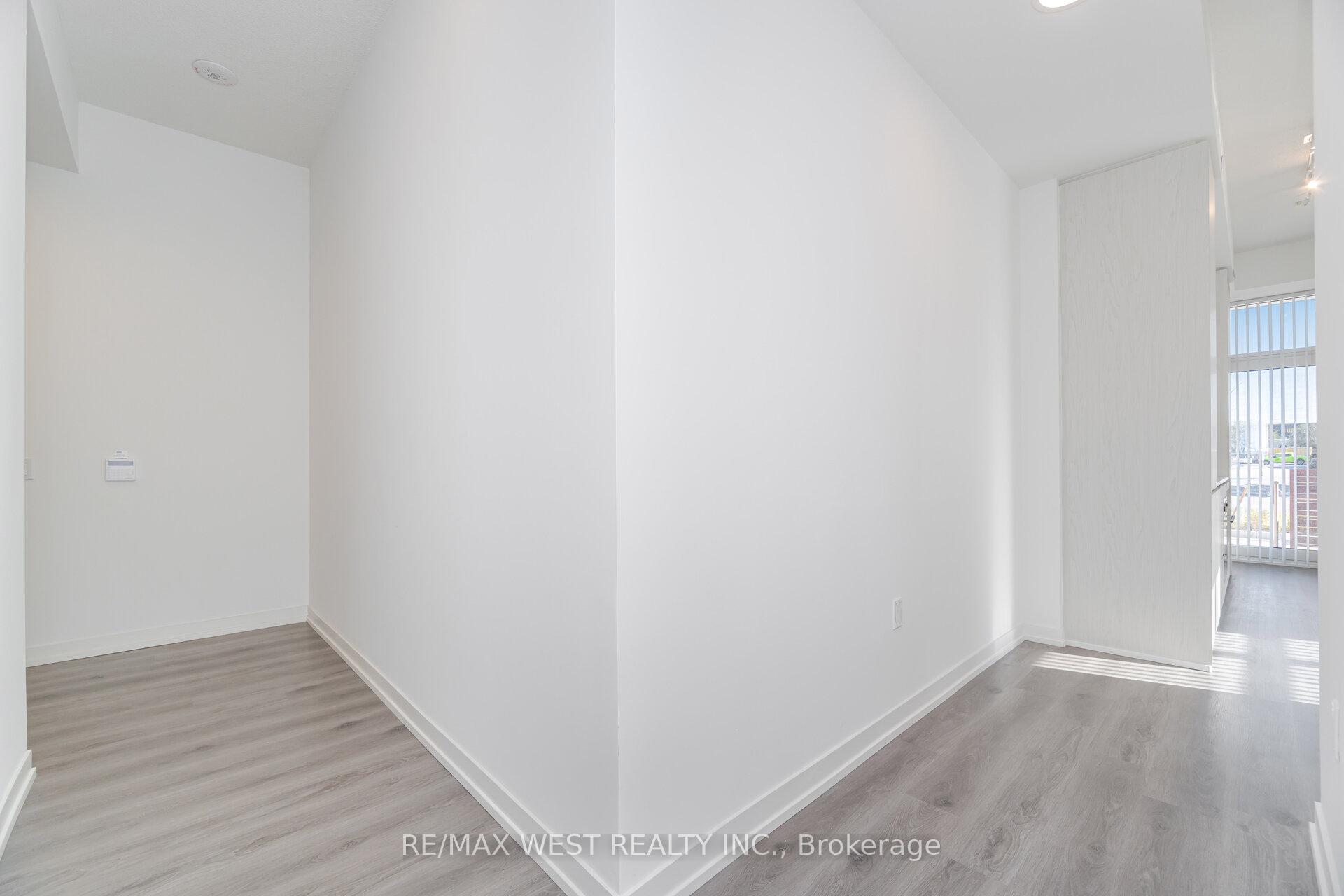 Photo 5 of Unit 106, 28 Interchange Way, Vaughan, Vaughan Corporate Centre — HOMEH