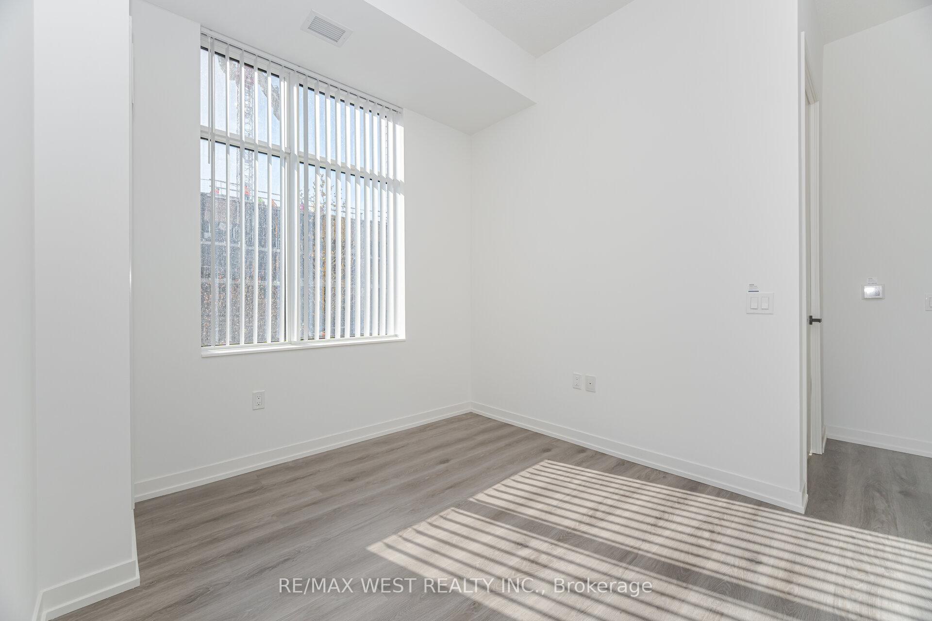 Photo 10 of Unit 106, 28 Interchange Way, Vaughan, Vaughan Corporate Centre — HOMEH