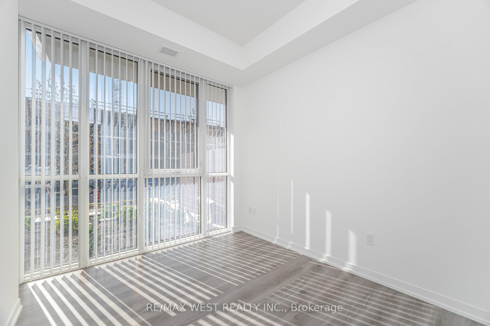 Photo 12 of Unit 106, 28 Interchange Way, Vaughan, Vaughan Corporate Centre — HOMEH