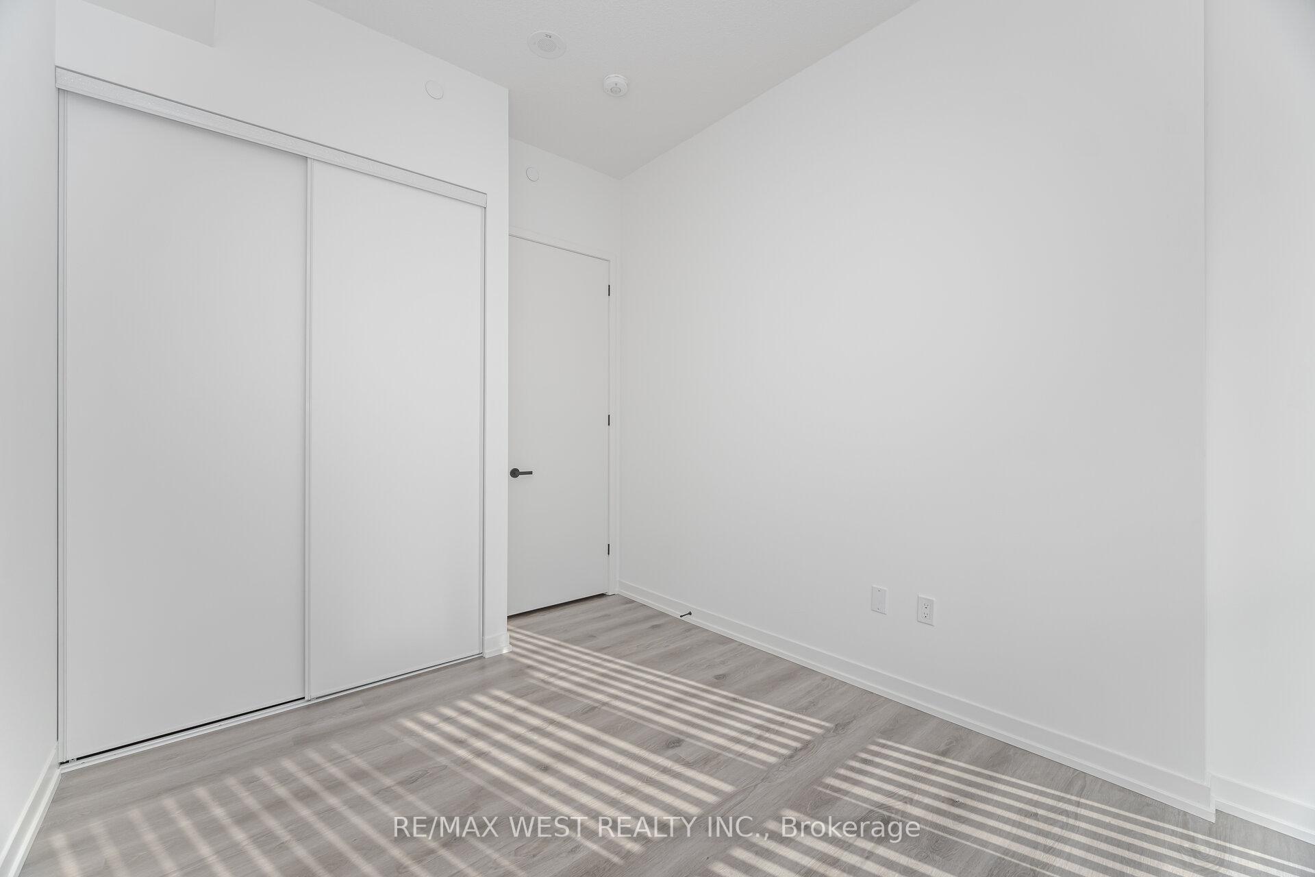 Photo 13 of Unit 106, 28 Interchange Way, Vaughan, Vaughan Corporate Centre — HOMEH