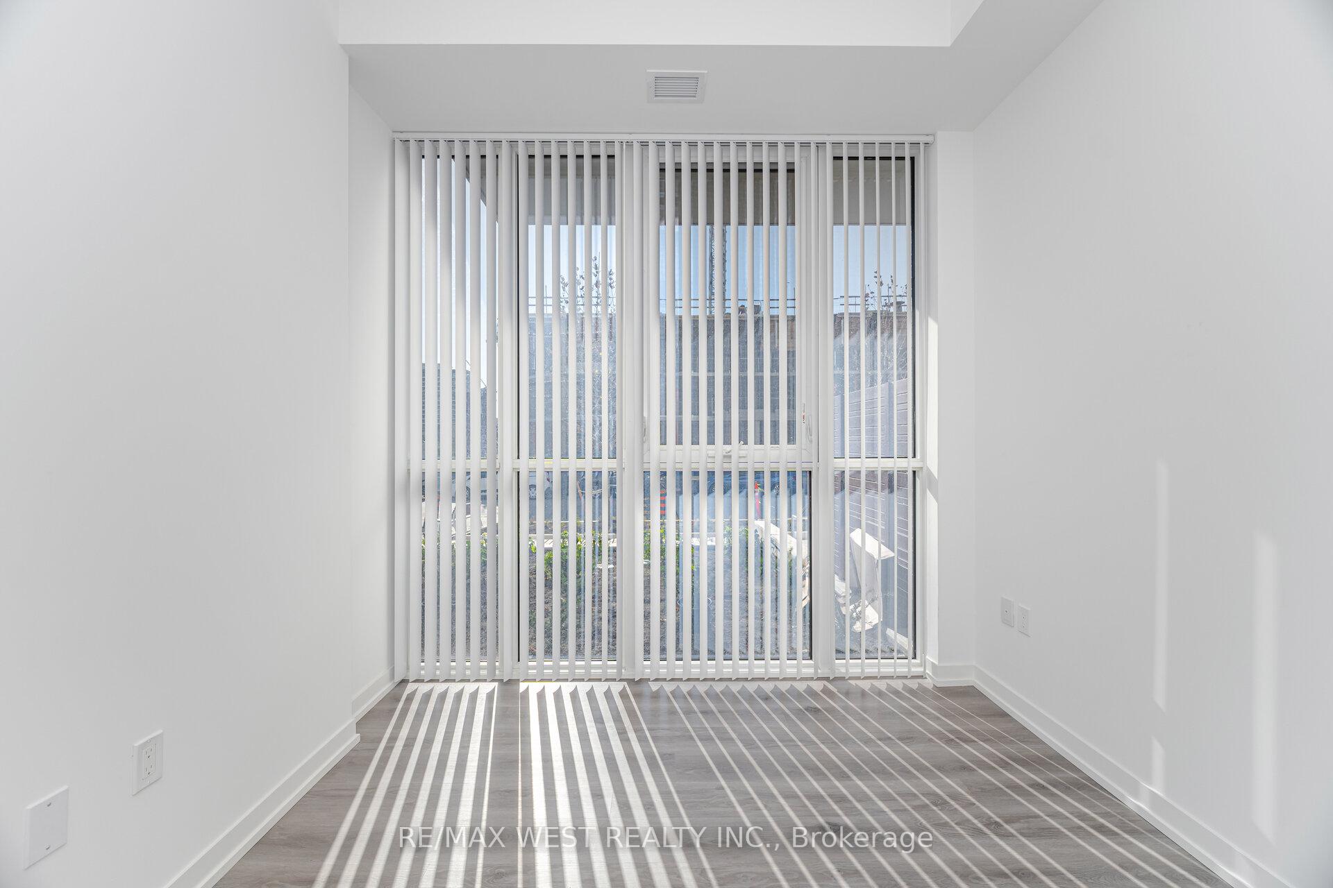 Photo 14 of Unit 106, 28 Interchange Way, Vaughan, Vaughan Corporate Centre — HOMEH