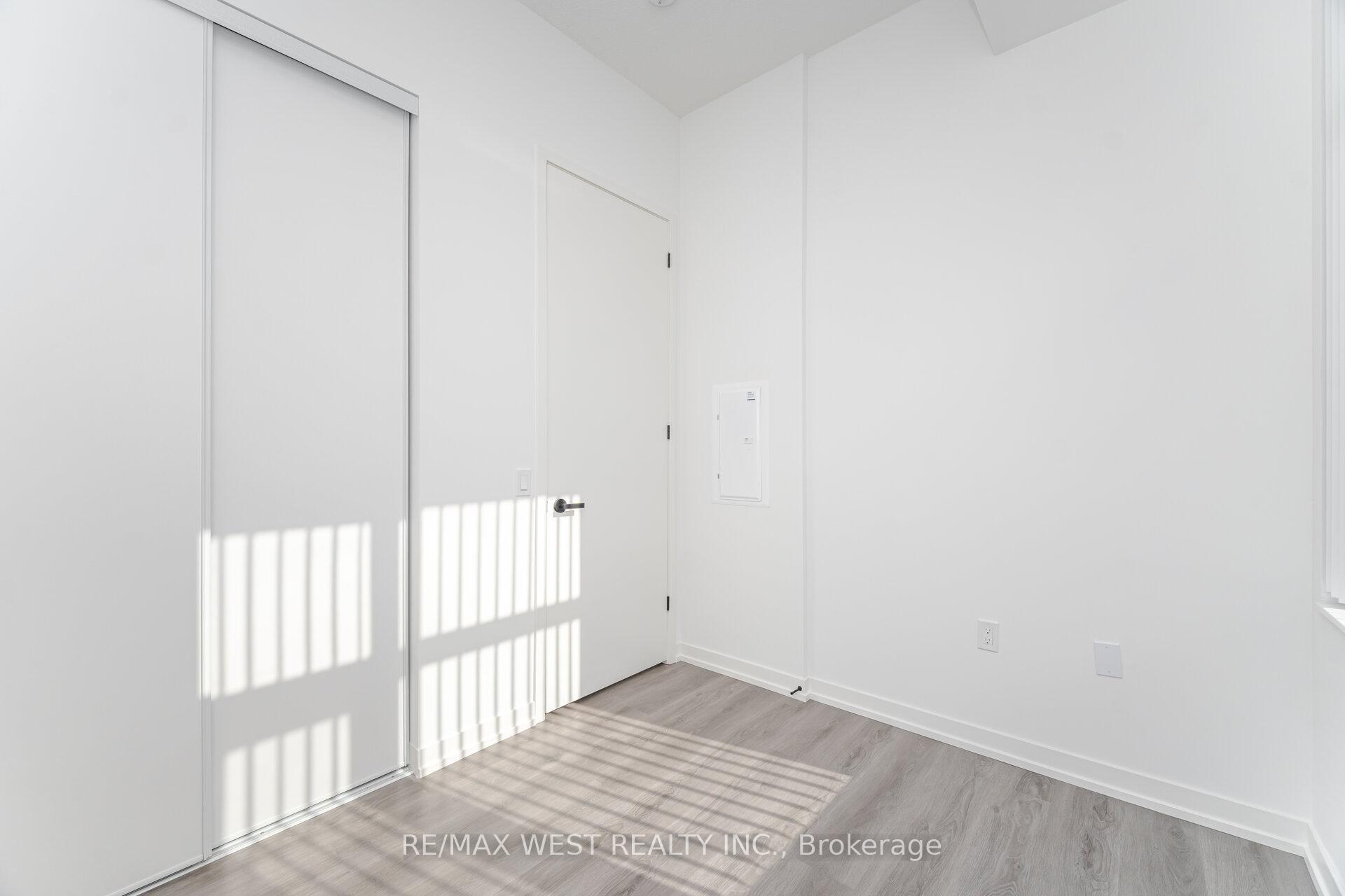 Photo 16 of Unit 106, 28 Interchange Way, Vaughan, Vaughan Corporate Centre — HOMEH
