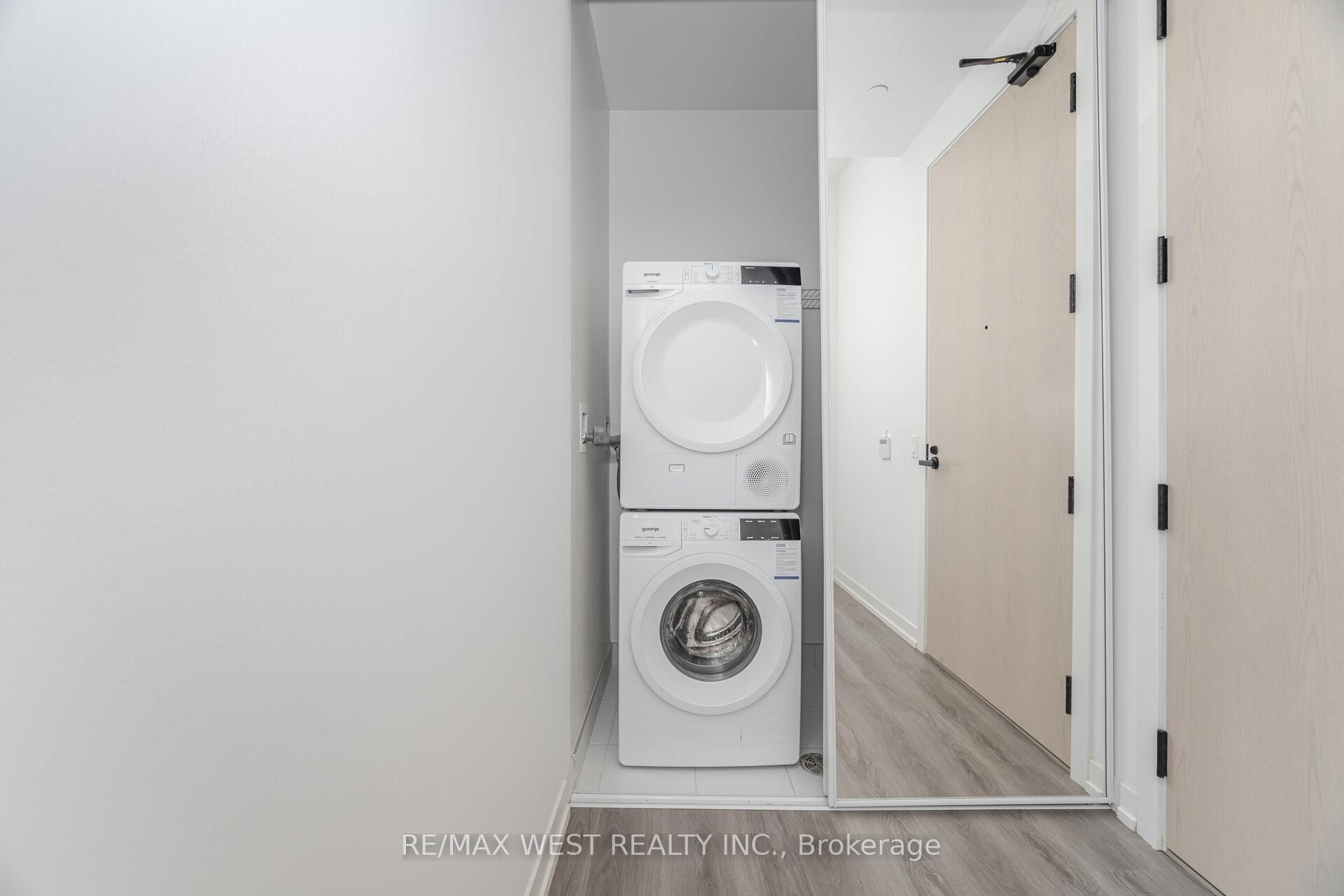 Photo 19 of Unit 106, 28 Interchange Way, Vaughan, Vaughan Corporate Centre — HOMEH