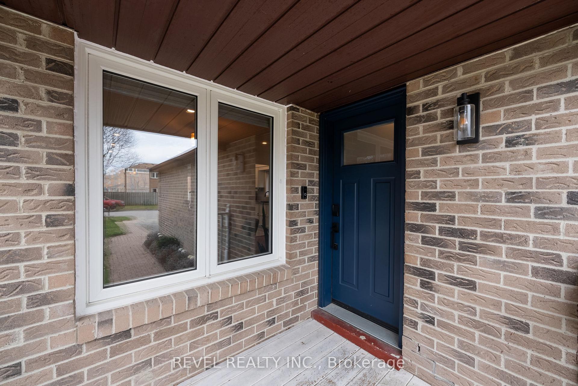 Photo 2 of 136 Chatfield Drive, Ajax, Central West — HOMEH