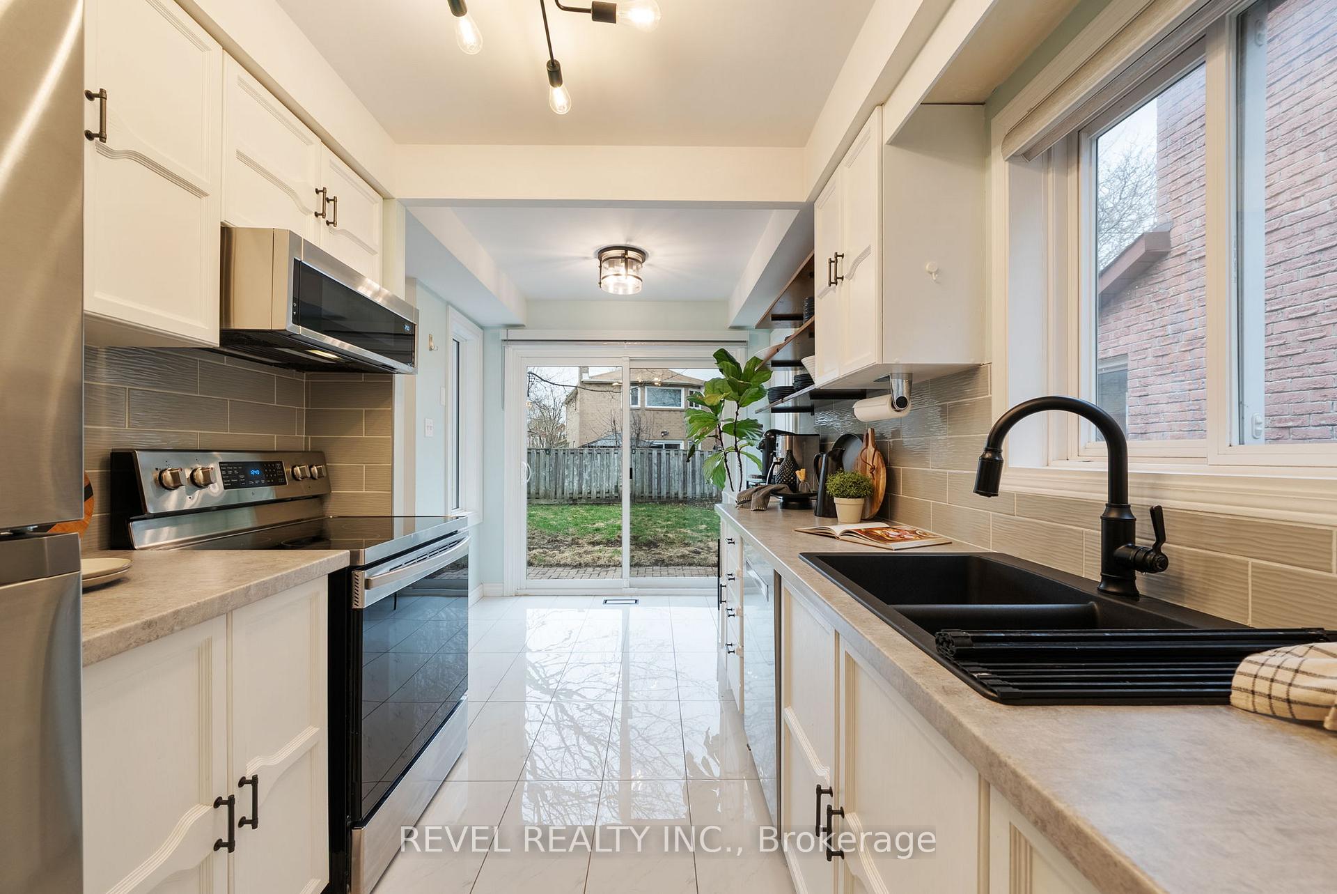 Photo 13 of 136 Chatfield Drive, Ajax, Central West — HOMEH