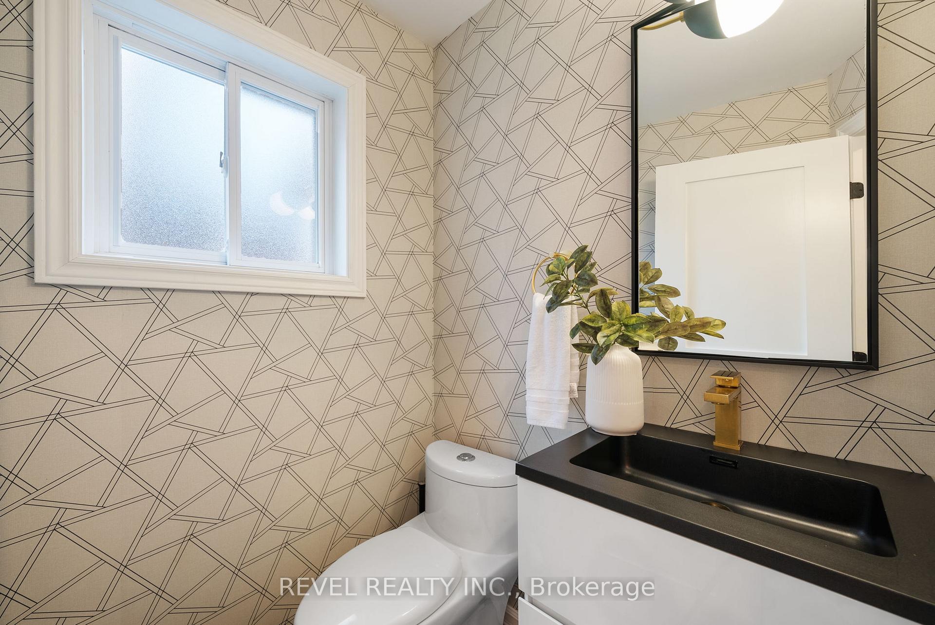 Photo 14 of 136 Chatfield Drive, Ajax, Central West — HOMEH