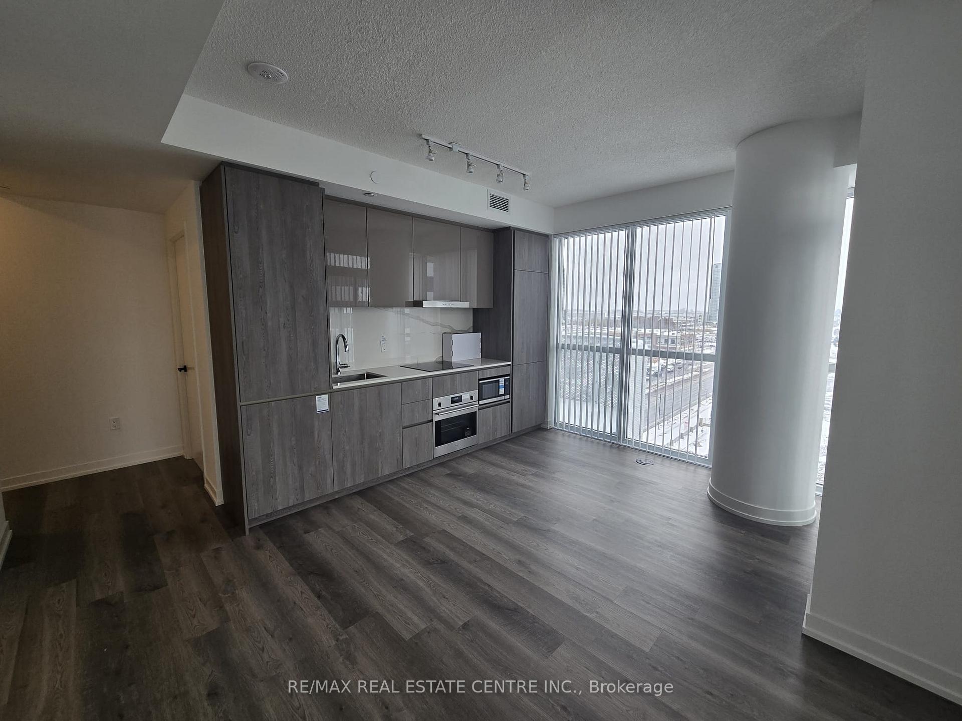 Photo 2 of Unit 1109, 8 Interchange Way, Vaughan, Vaughan Corporate Centre — HOMEH