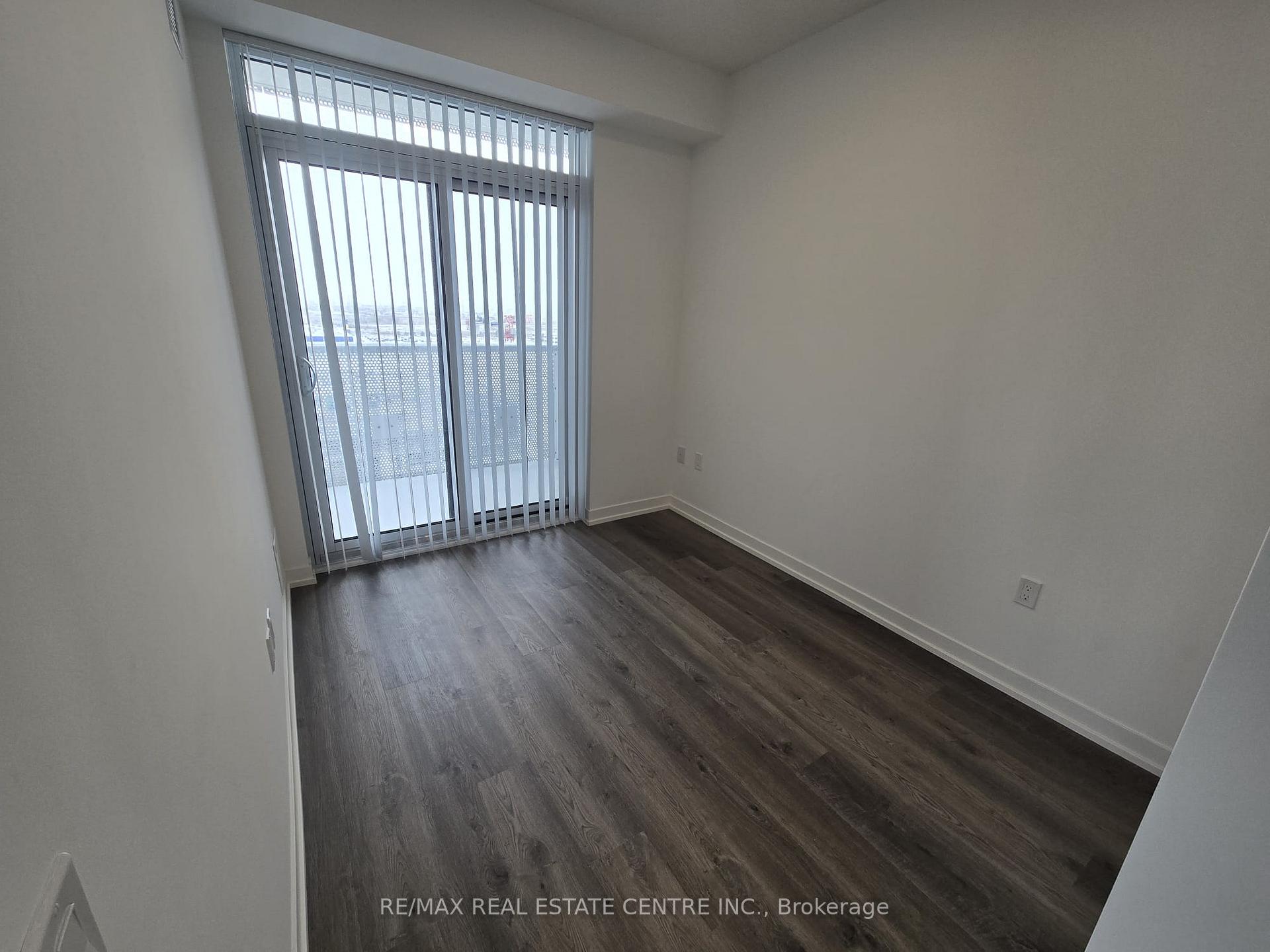 Photo 4 of Unit 1109, 8 Interchange Way, Vaughan, Vaughan Corporate Centre — HOMEH