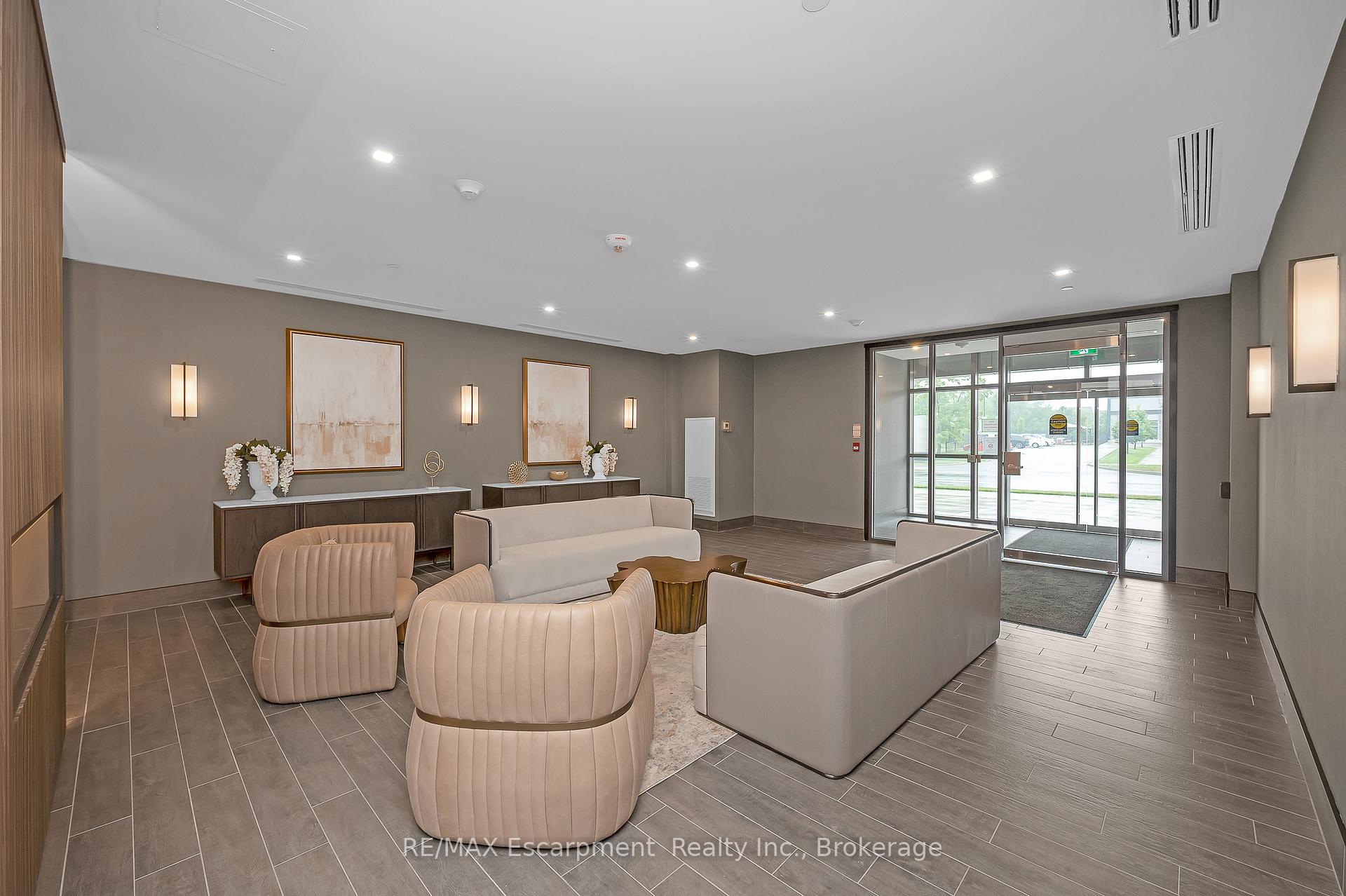 Photo 3 of Unit 514, 470 Dundas Street E, Hamilton, Waterdown — HOMEH
