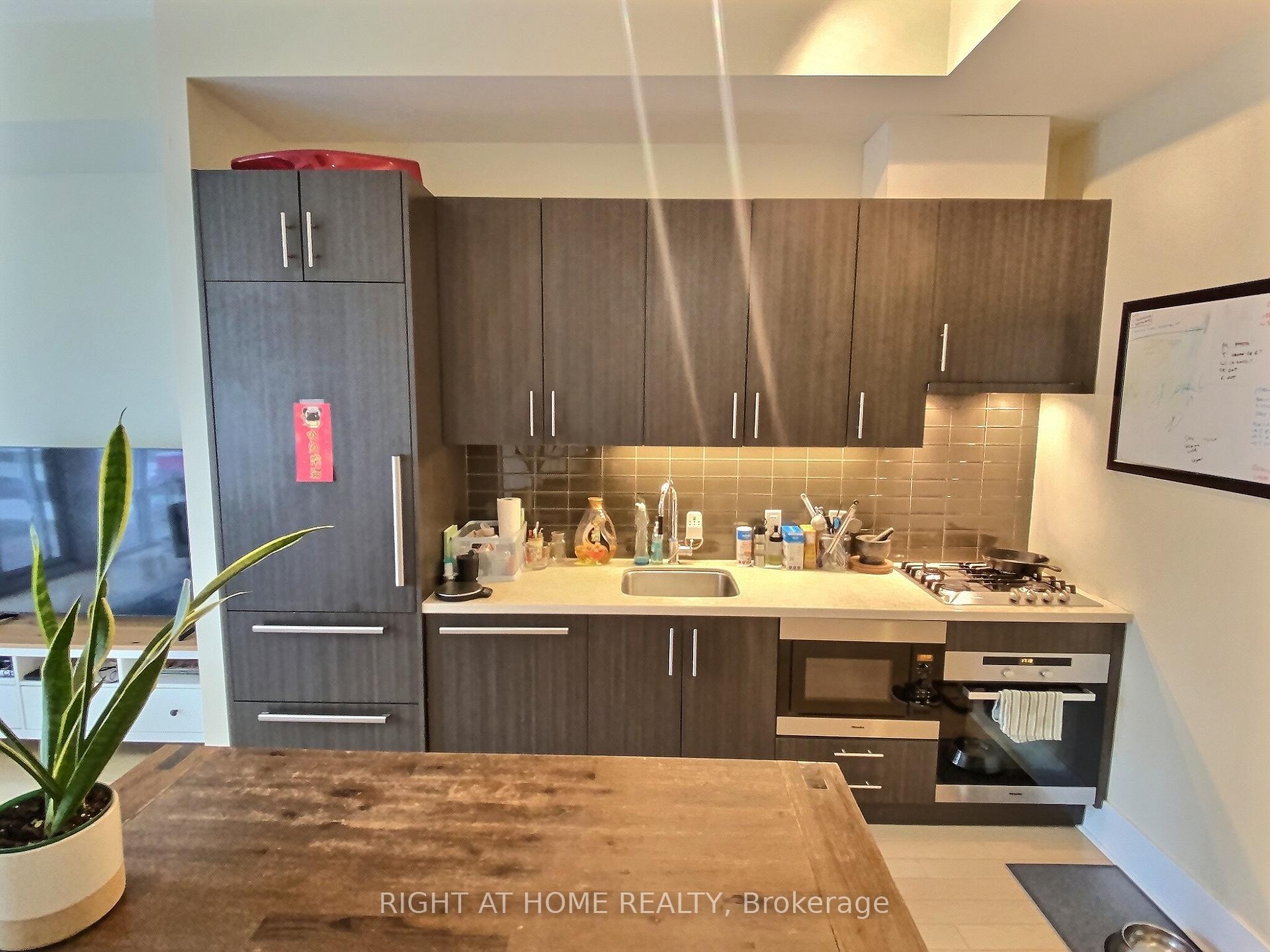 Photo 10 of Unit 625, 29 Queens Quay E, Toronto, Waterfront Communities — HOMEH