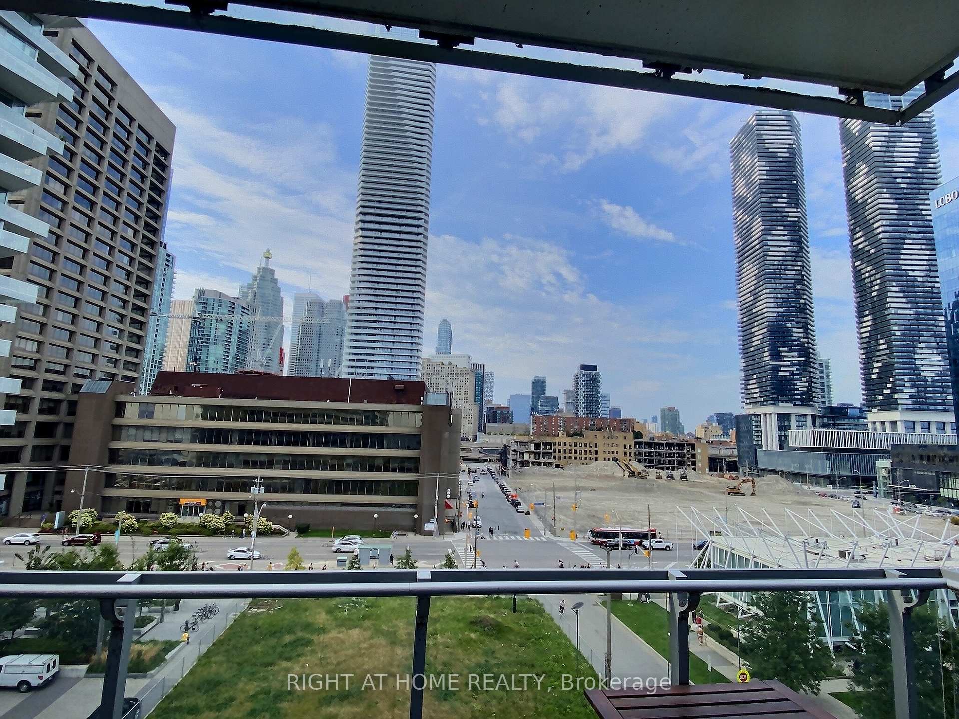 Photo 16 of Unit 625, 29 Queens Quay E, Toronto, Waterfront Communities — HOMEH