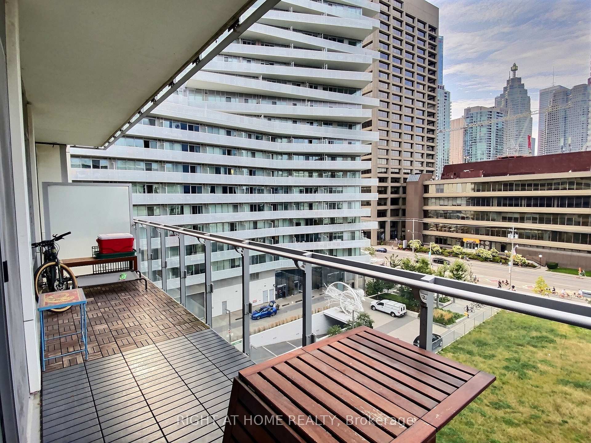 Photo 18 of Unit 625, 29 Queens Quay E, Toronto, Waterfront Communities — HOMEH
