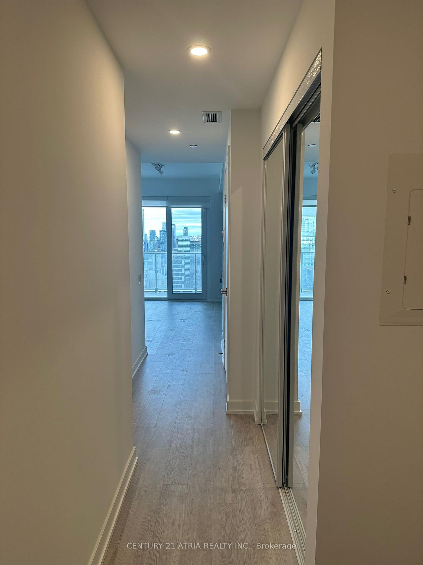 Photo 7 of Unit 5501, 88 Queen Street, Toronto, Church-Yonge Corridor — HOMEH