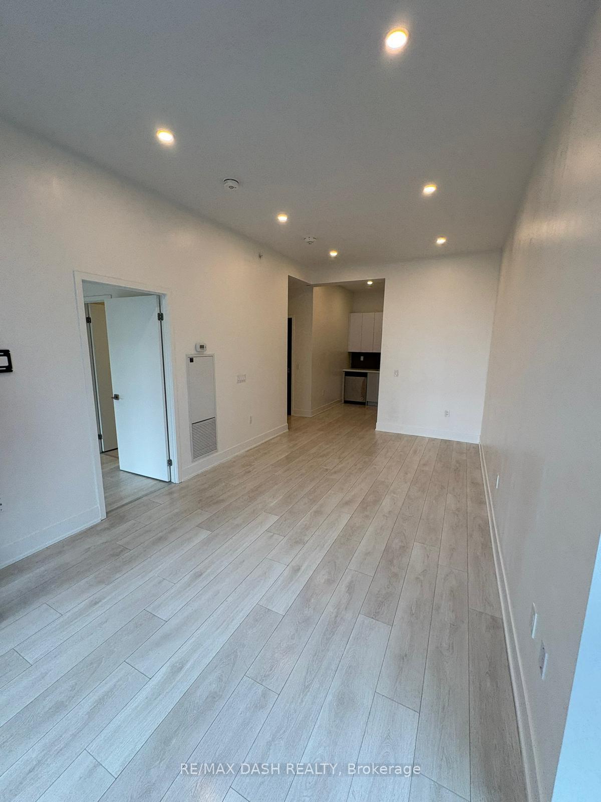 Photo 9 of Unit 615, 2916 Highway 7, Vaughan, Concord — HOMEH