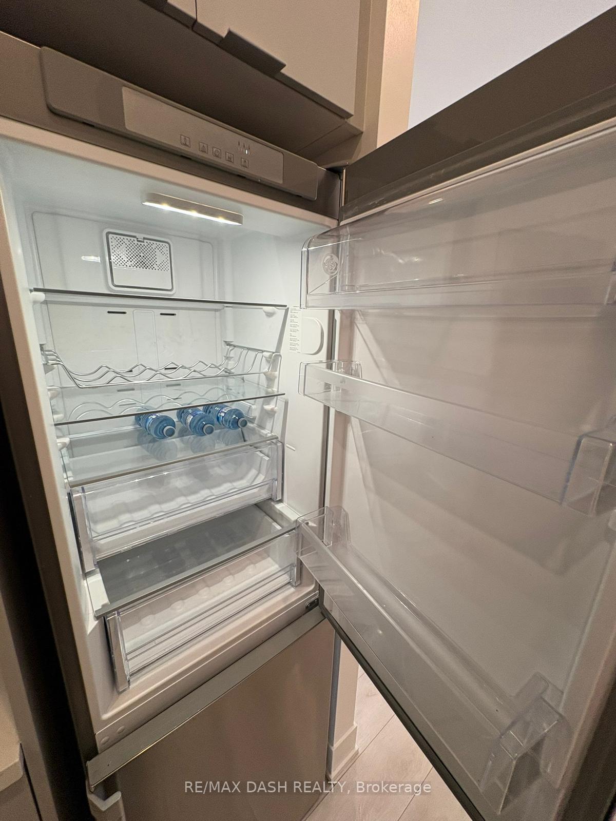 Photo 11 of Unit 615, 2916 Highway 7, Vaughan, Concord — HOMEH