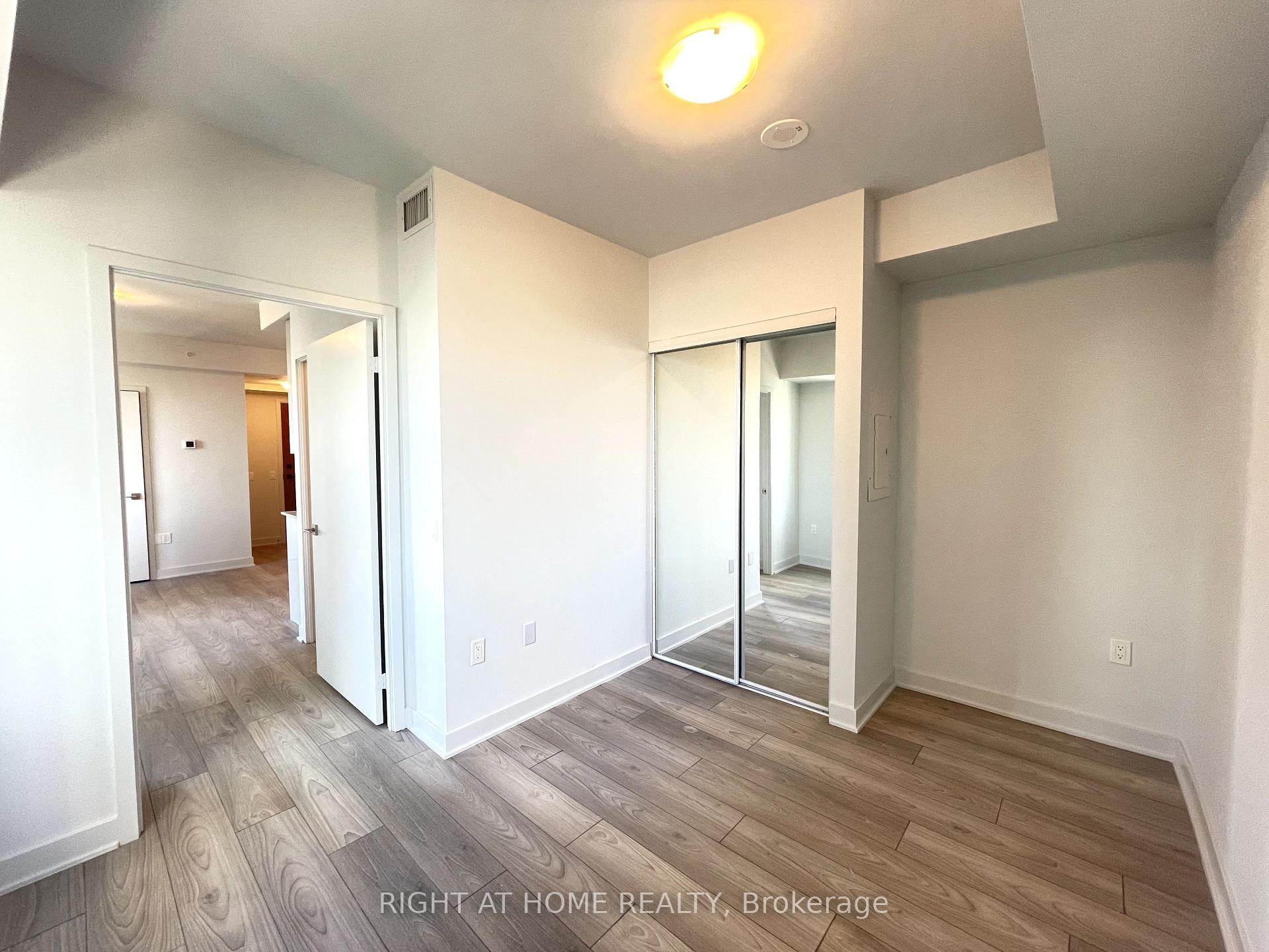 Photo 7 of Unit 1306, 2920 Highway 7, Vaughan, Concord — HOMEH