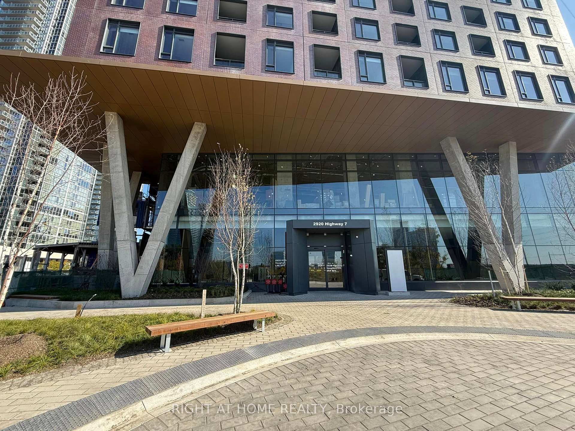 Photo 13 of Unit 1306, 2920 Highway 7, Vaughan, Concord — HOMEH