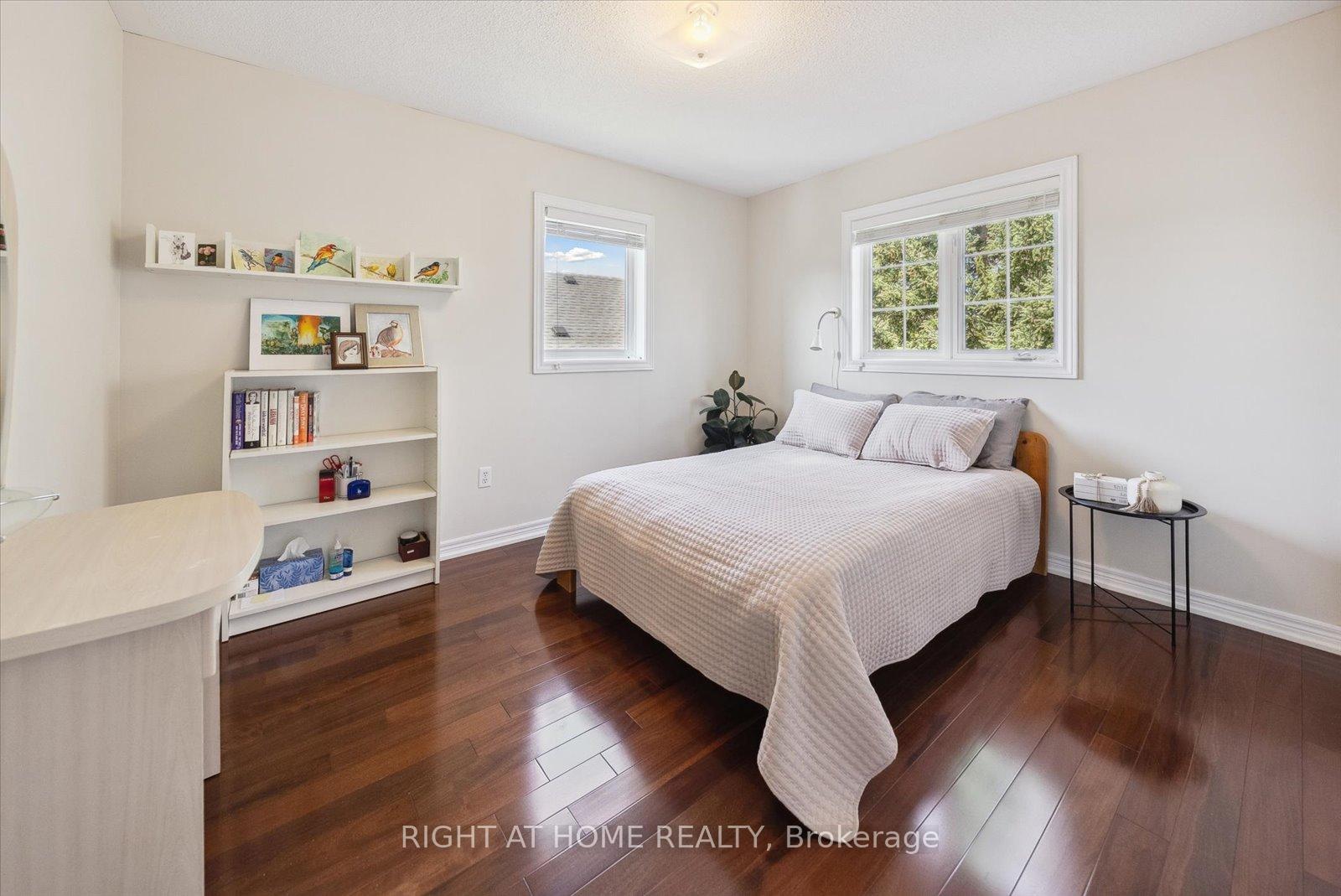 Photo 25 of 132 Hollandview Trail, Aurora, Bayview Wellington — HOMEH