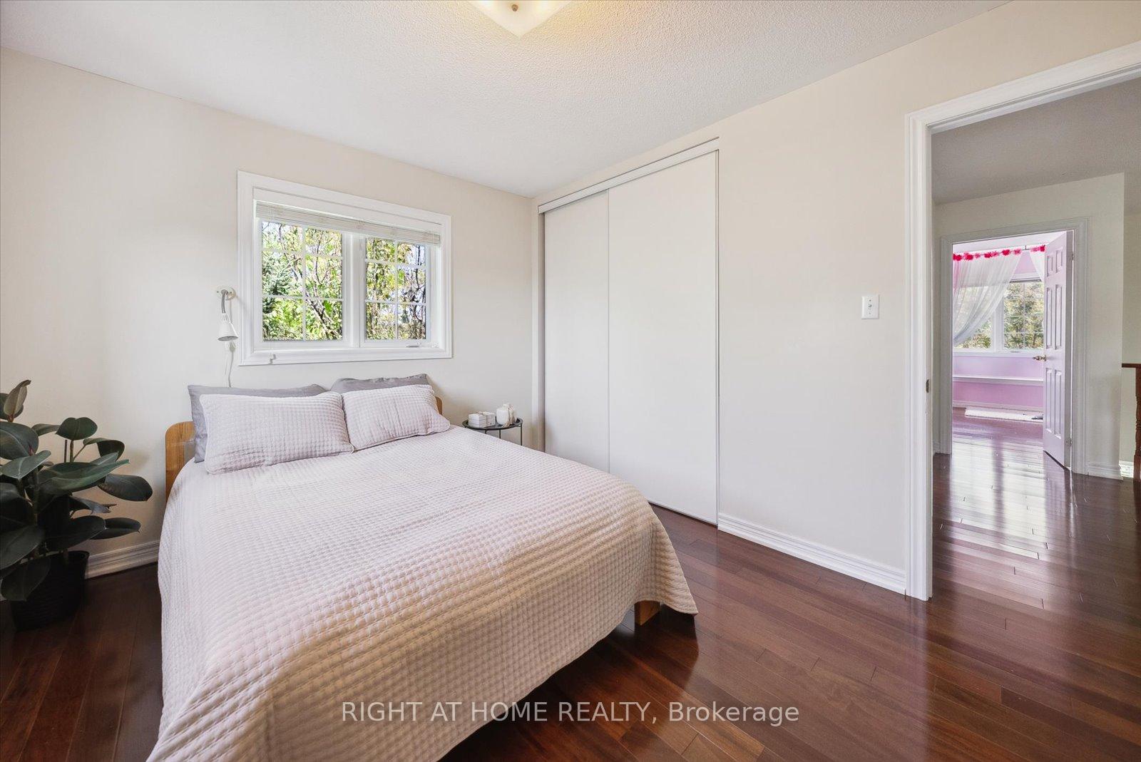 Photo 26 of 132 Hollandview Trail, Aurora, Bayview Wellington — HOMEH