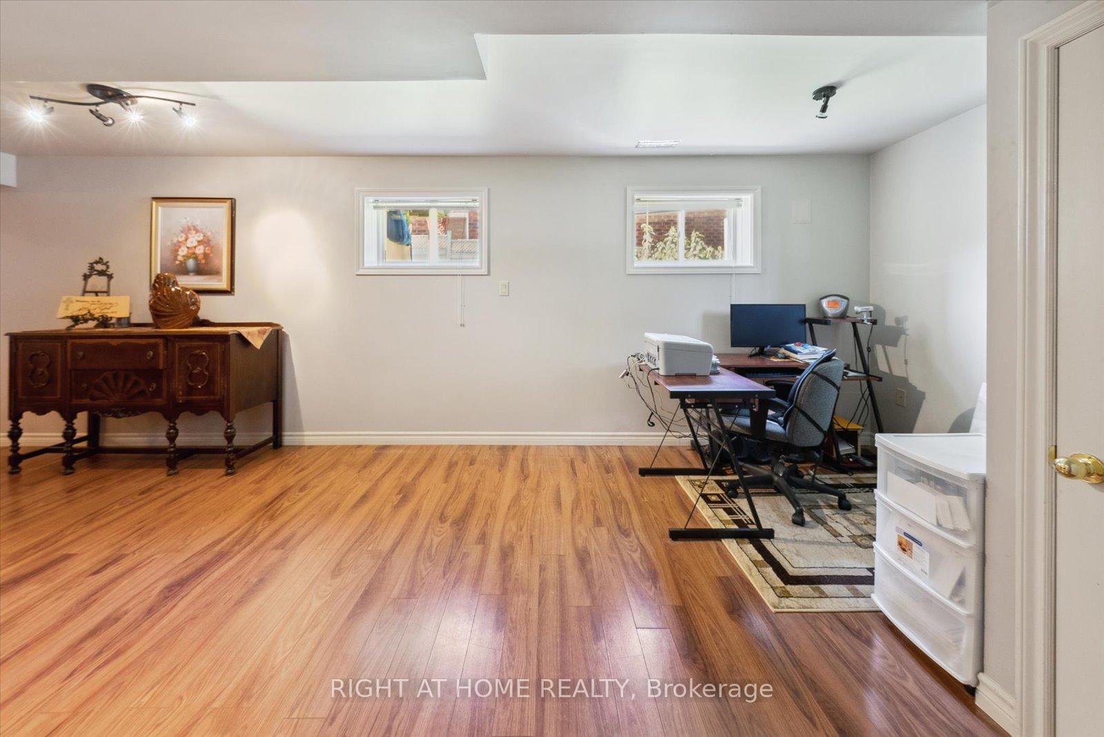 Photo 31 of 132 Hollandview Trail, Aurora, Bayview Wellington — HOMEH